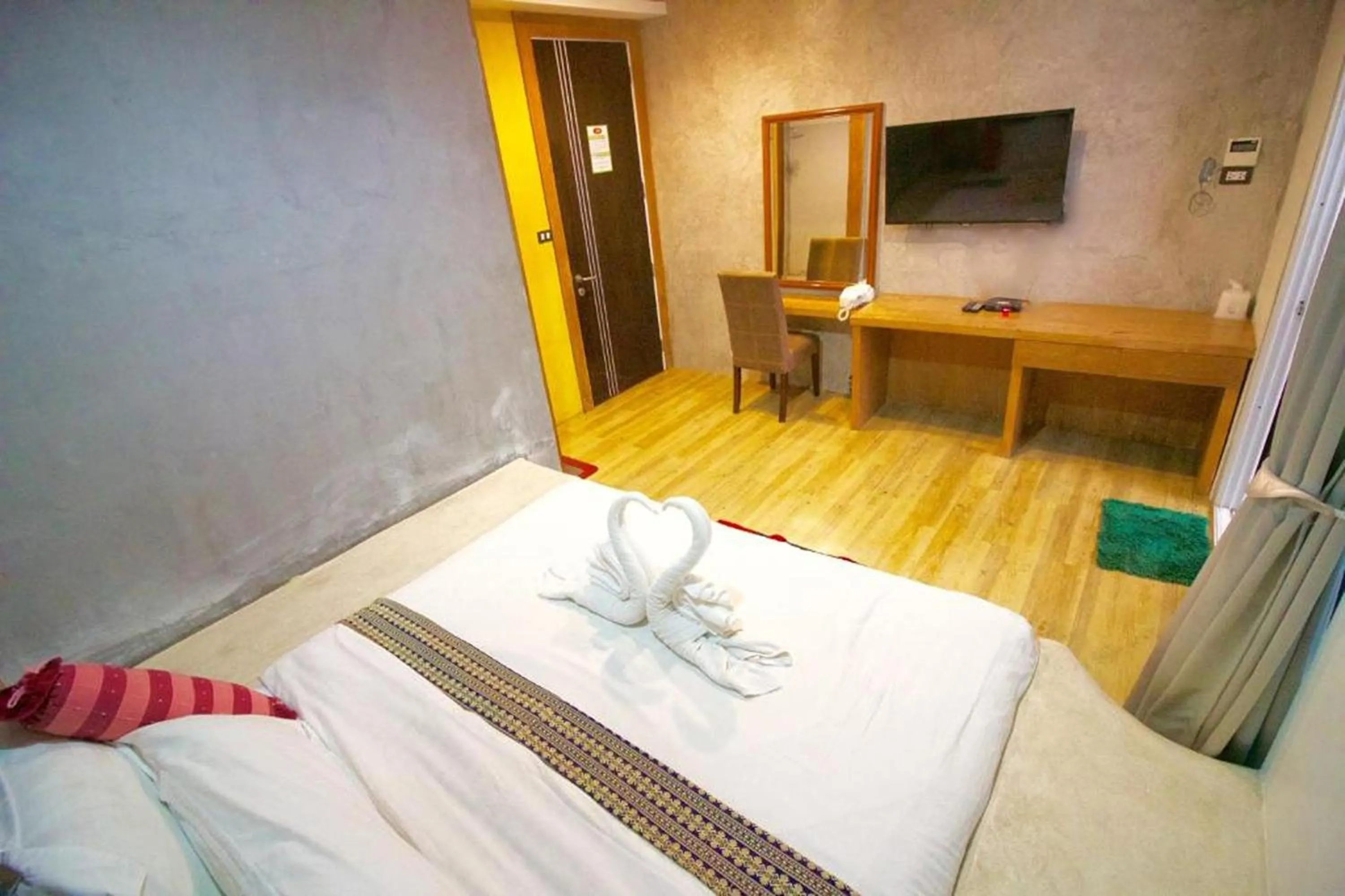 Bedroom, Bed in Eurna Resort Hotel