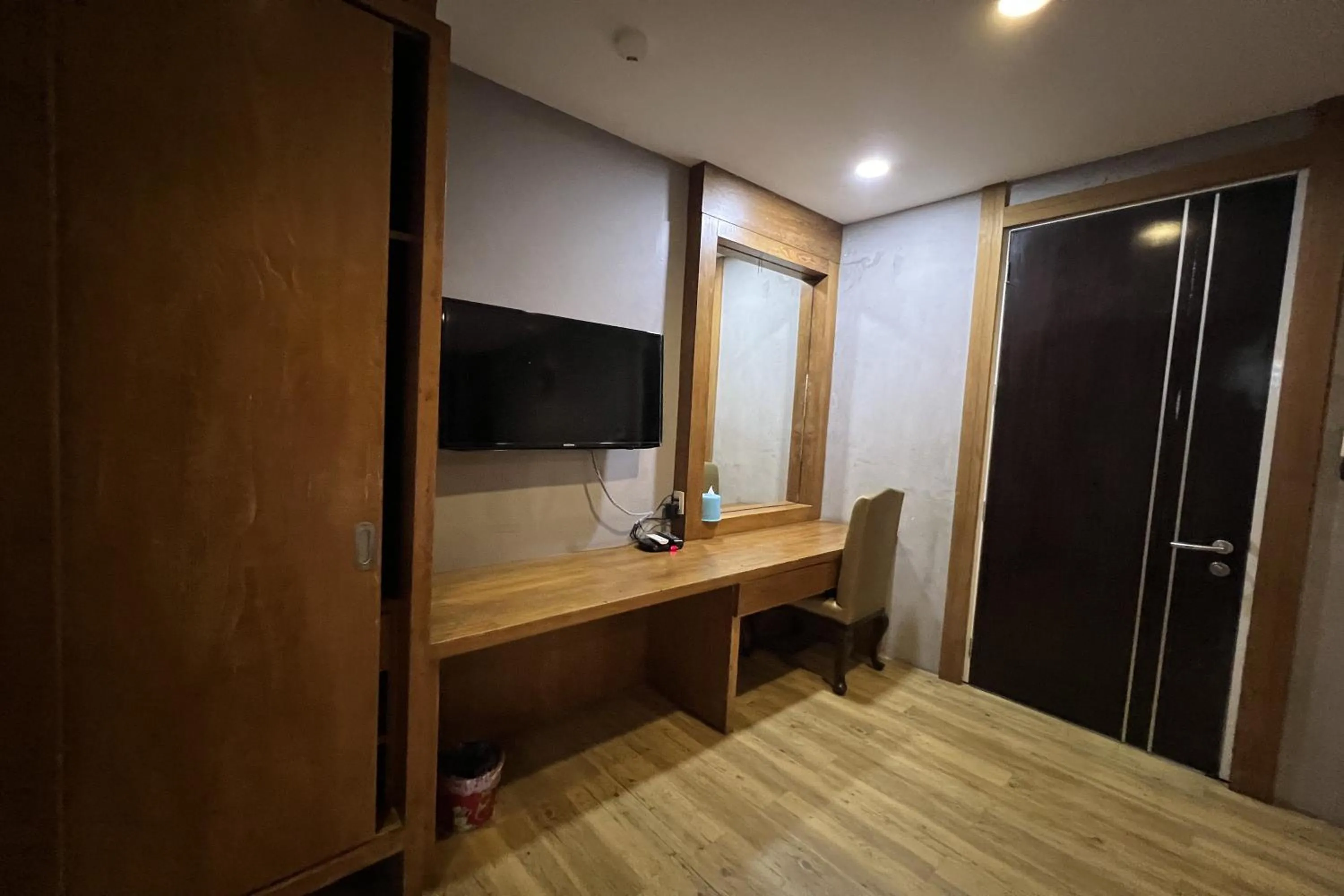 TV and multimedia in Eurna Resort Hotel