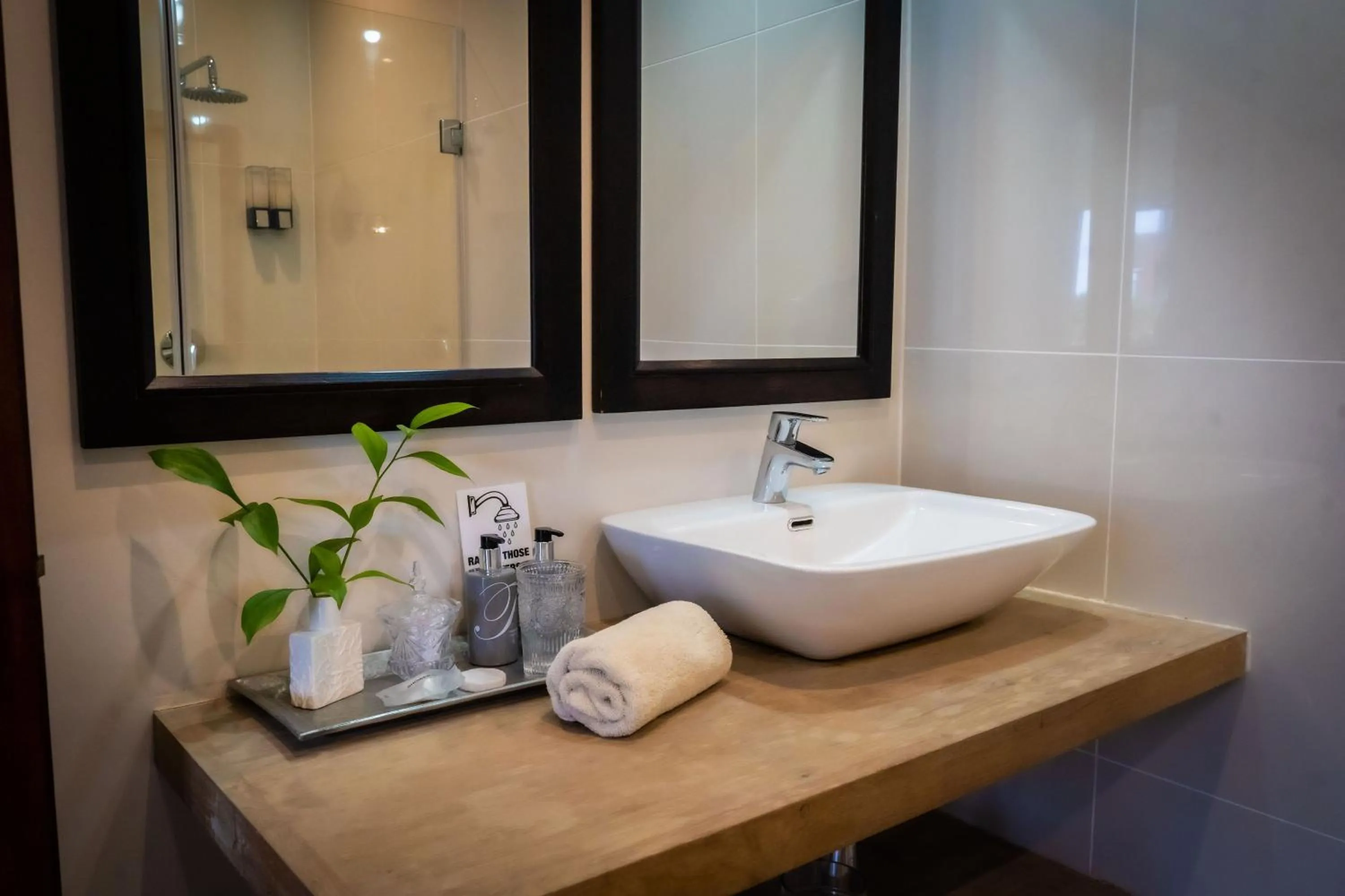 Bathroom in Supertubes Guesthouse