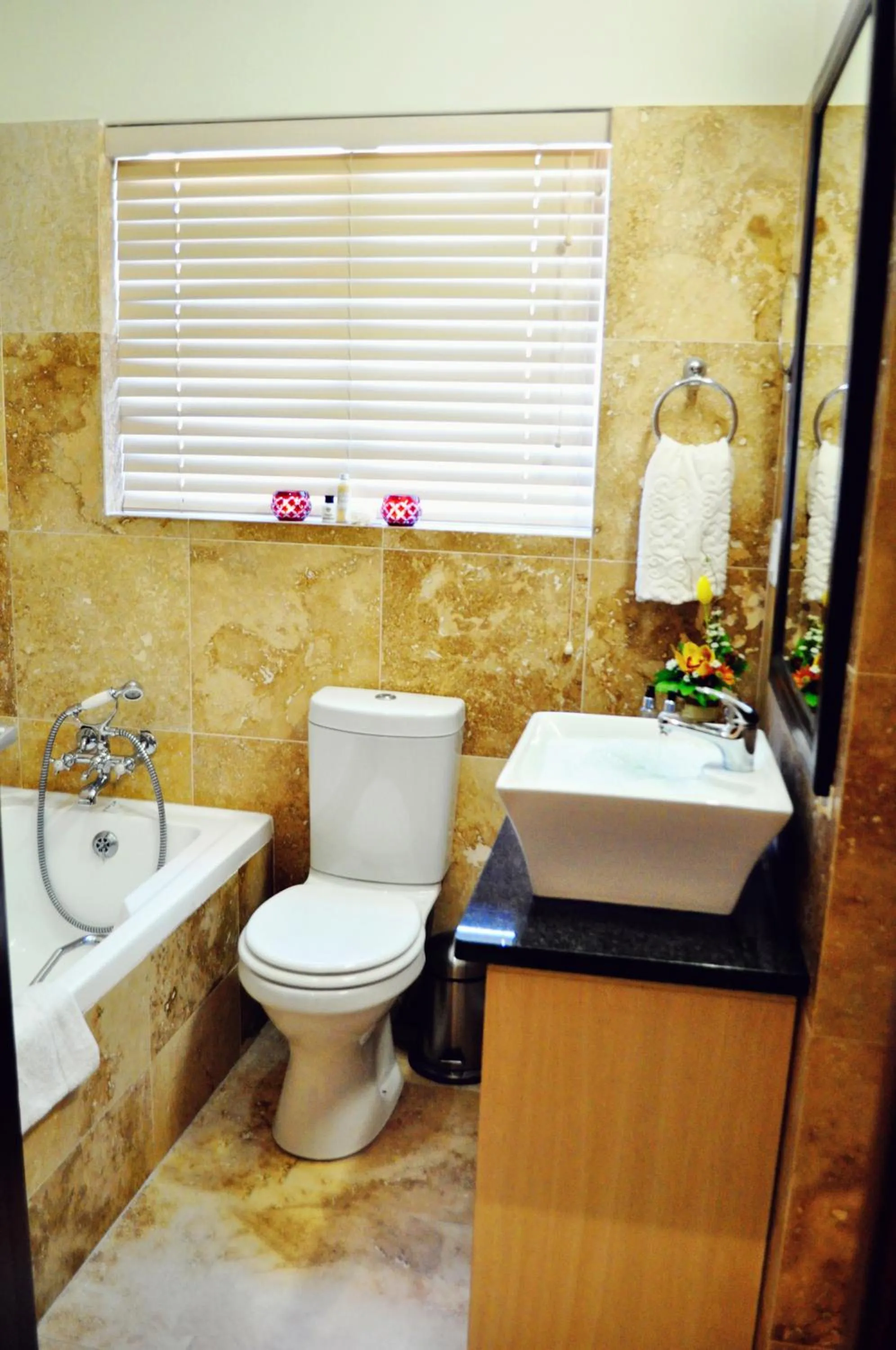 Bathroom in Supertubes Guesthouse