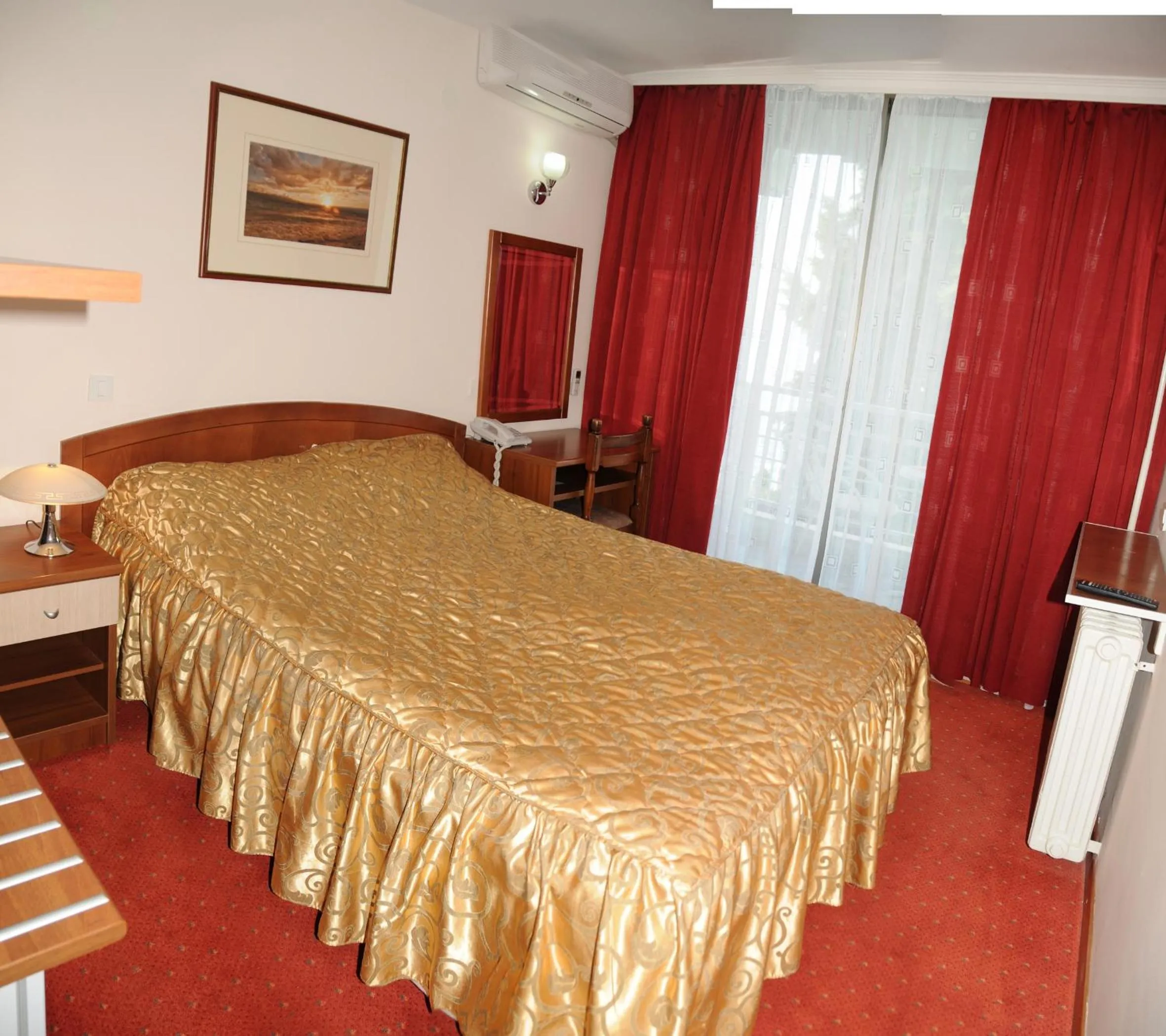 Bedroom, Bed in Hotel Granit