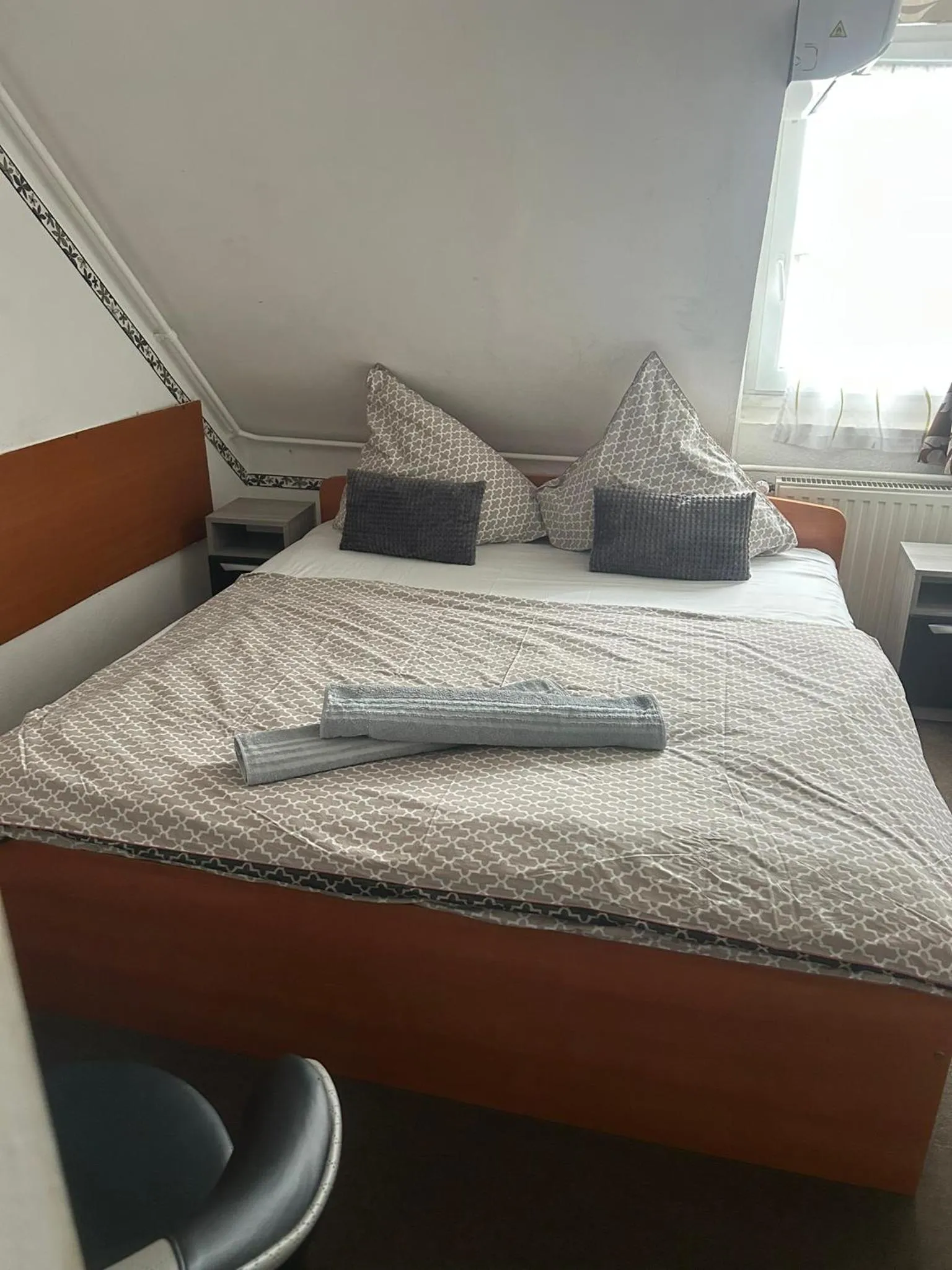 Bed in Romantik Étterem - Panzió