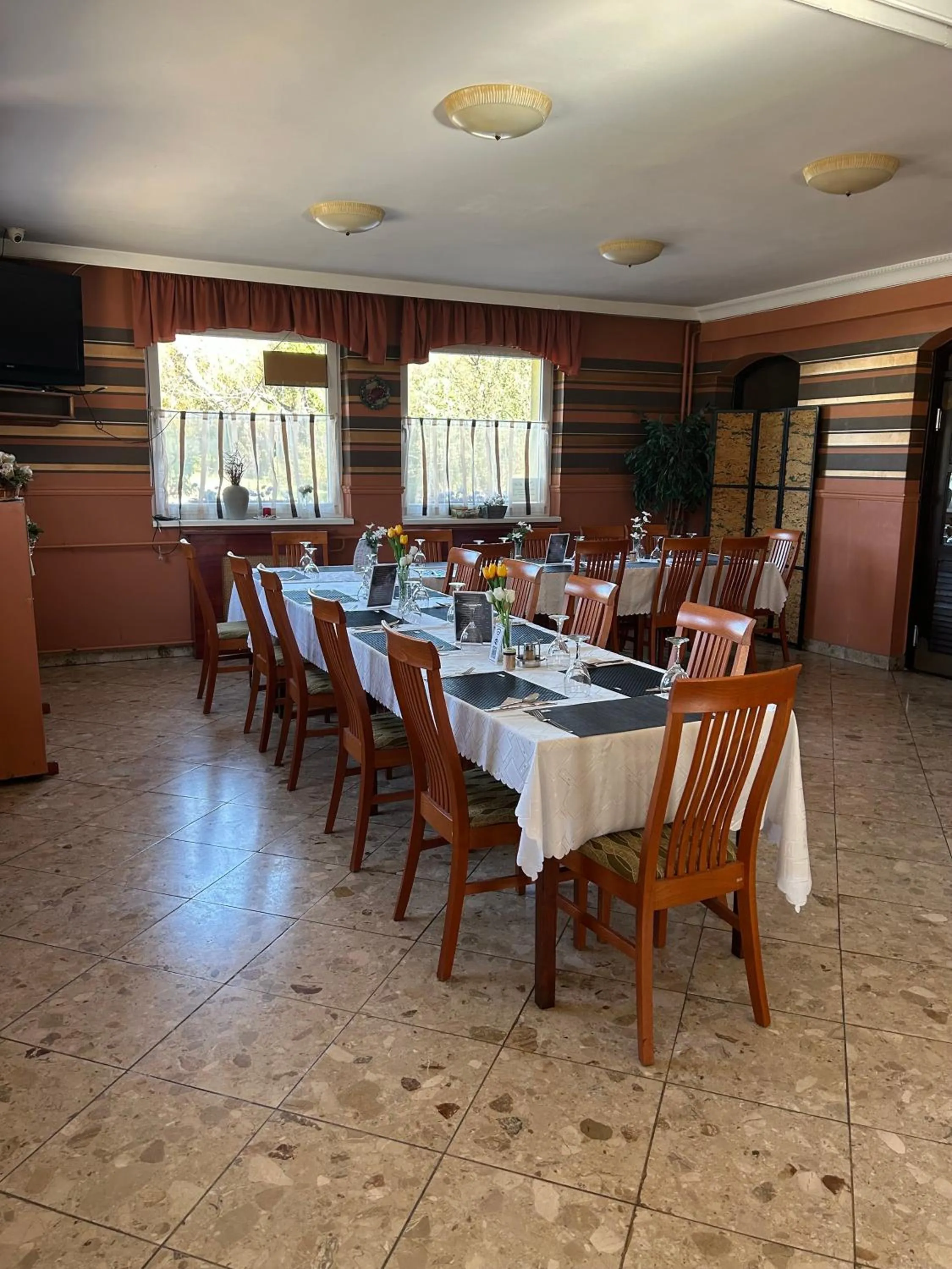 Property building in Romantik Étterem - Panzió