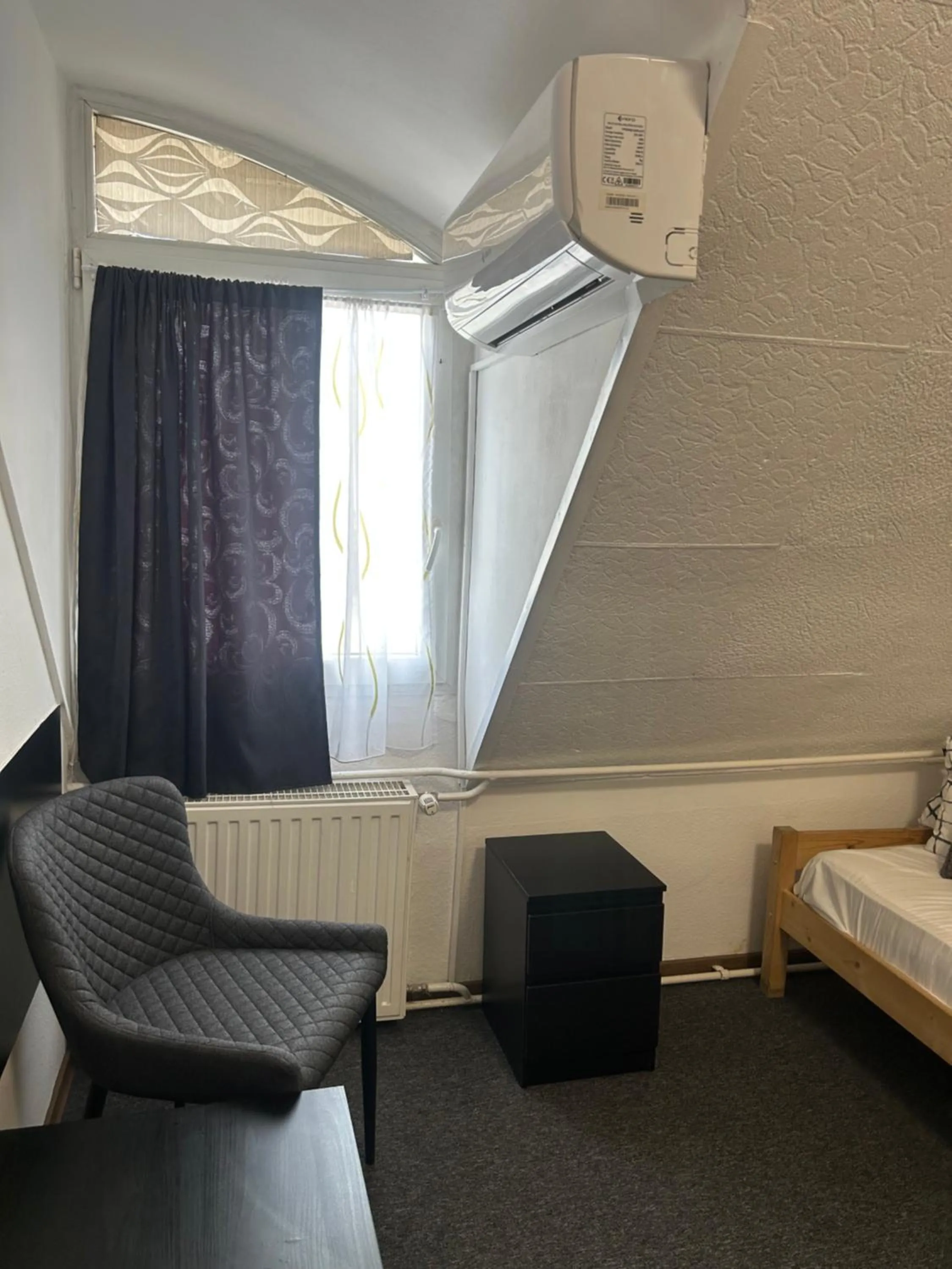 Bed in Romantik Étterem - Panzió