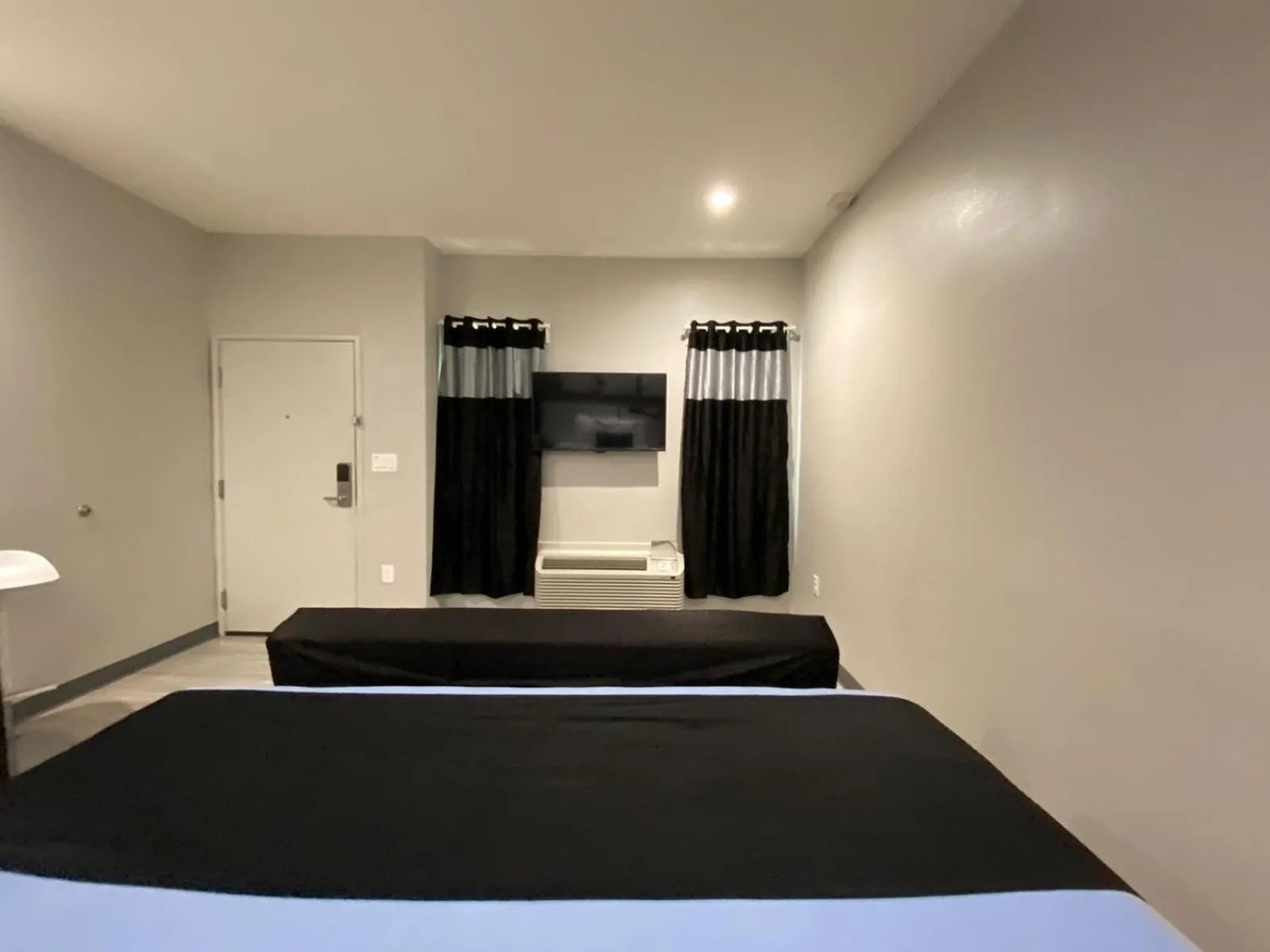 Bed in Crystal Inn - Sugarland