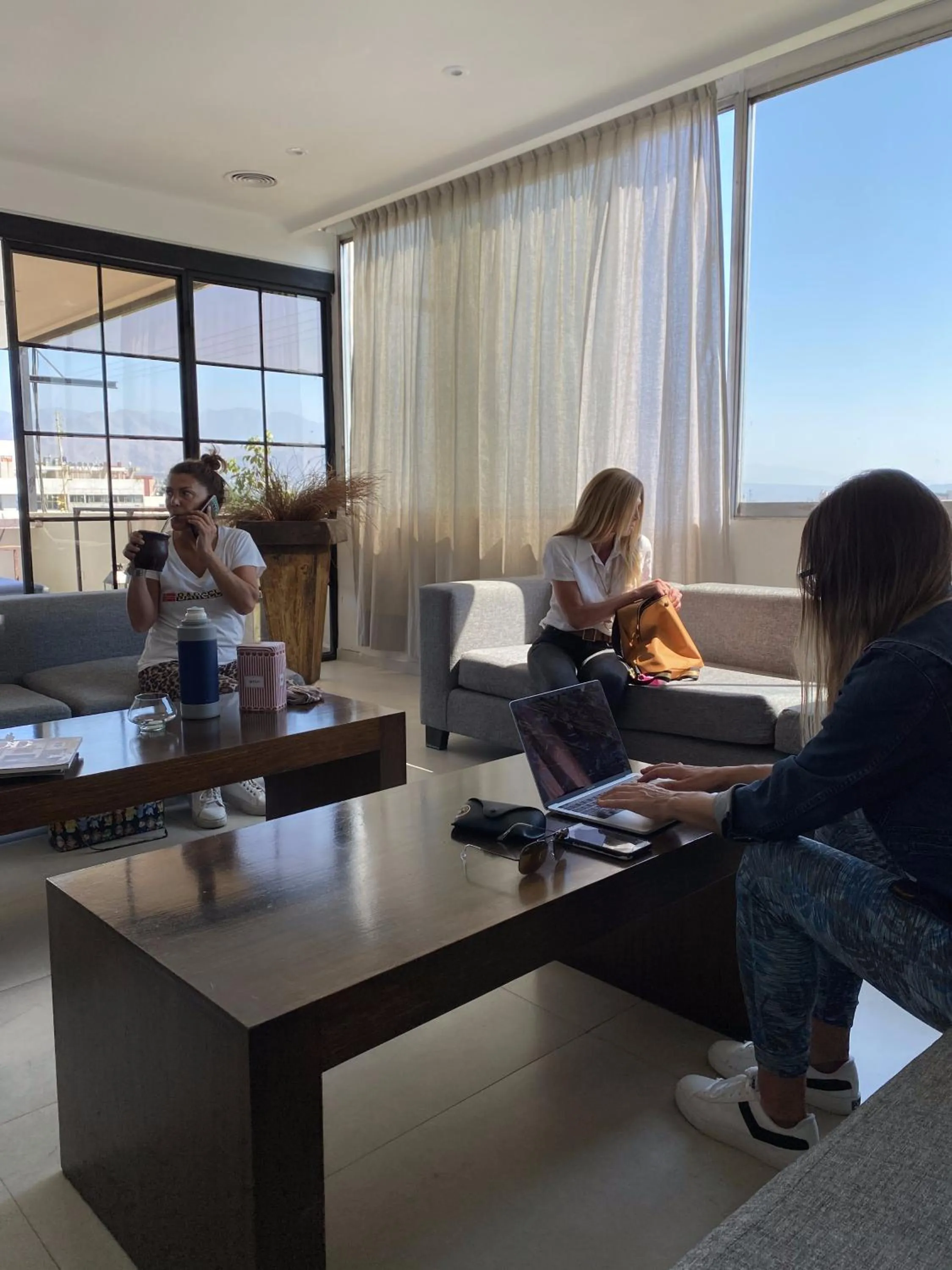 Property building in Hotel Internacional