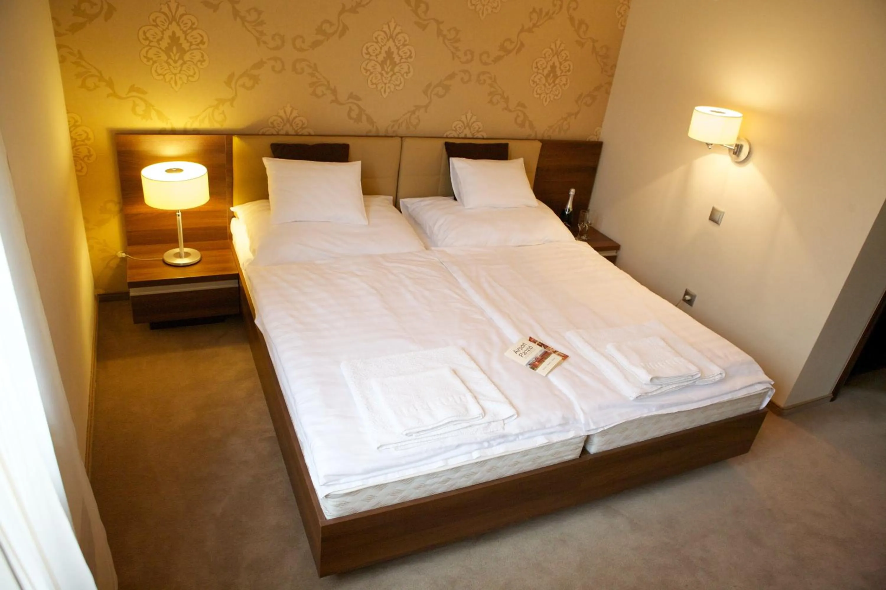 Bed in Airport Wellness Panzio