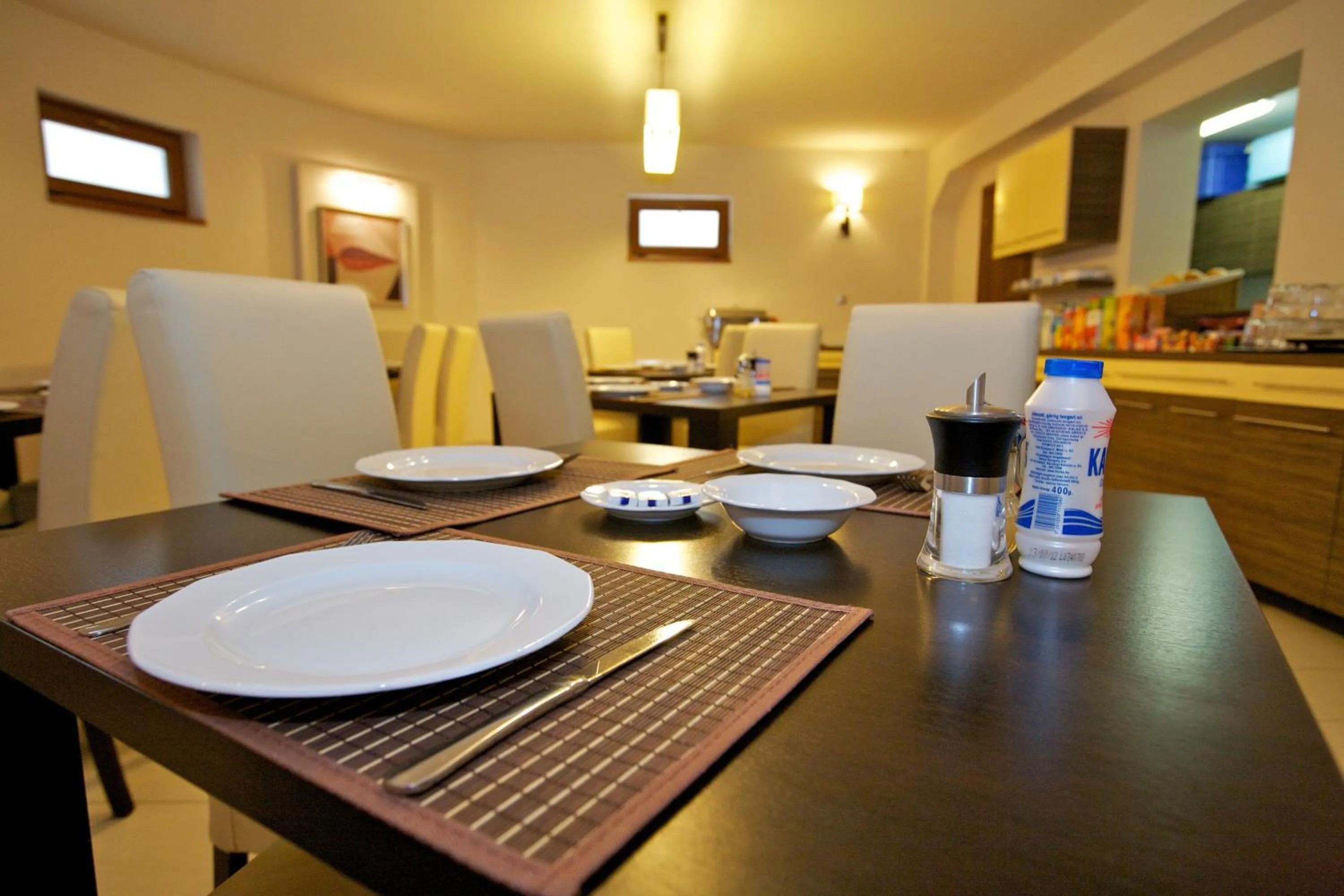 Restaurant/places to eat in Airport Wellness Panzio