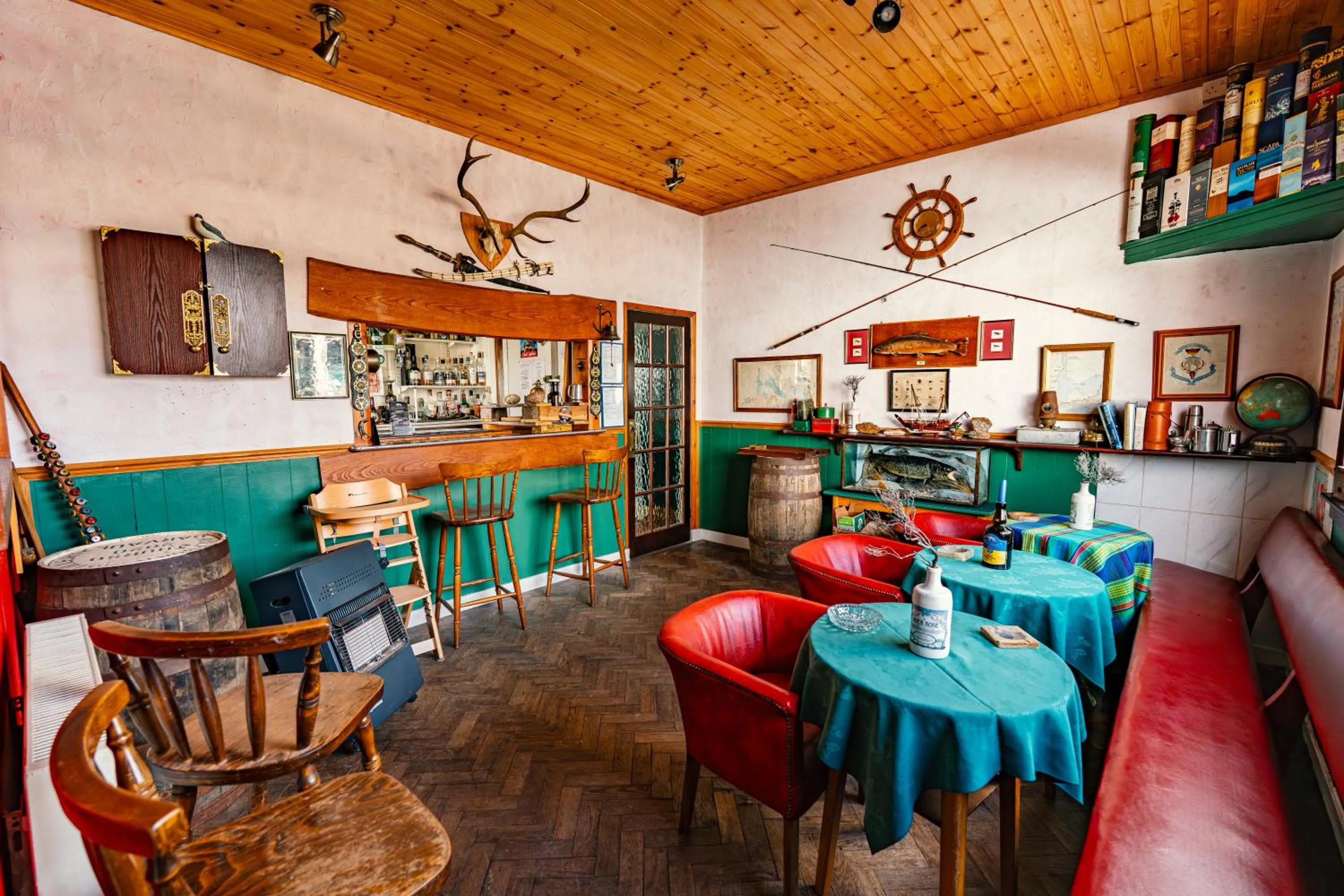 Restaurant/places to eat in Garvault House