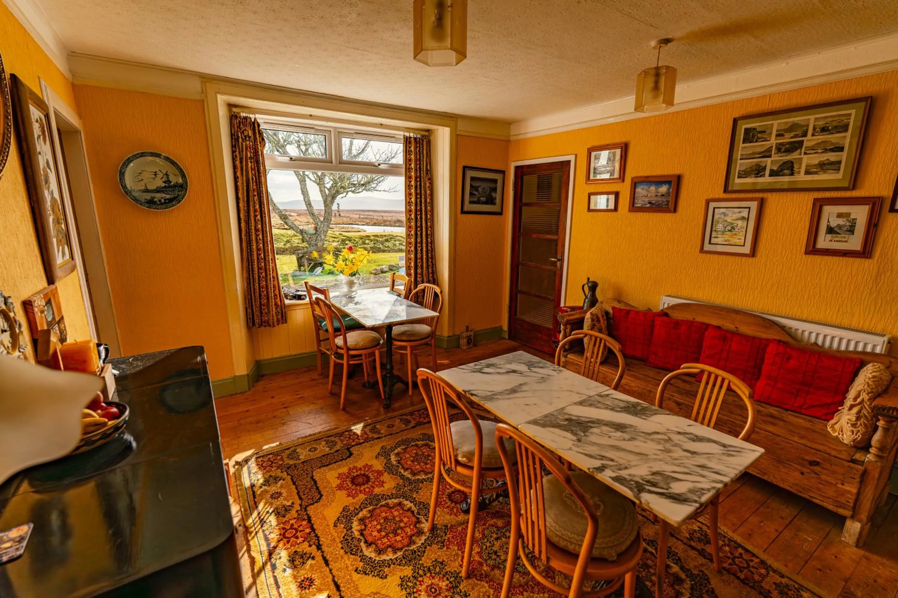 Breakfast in Garvault House