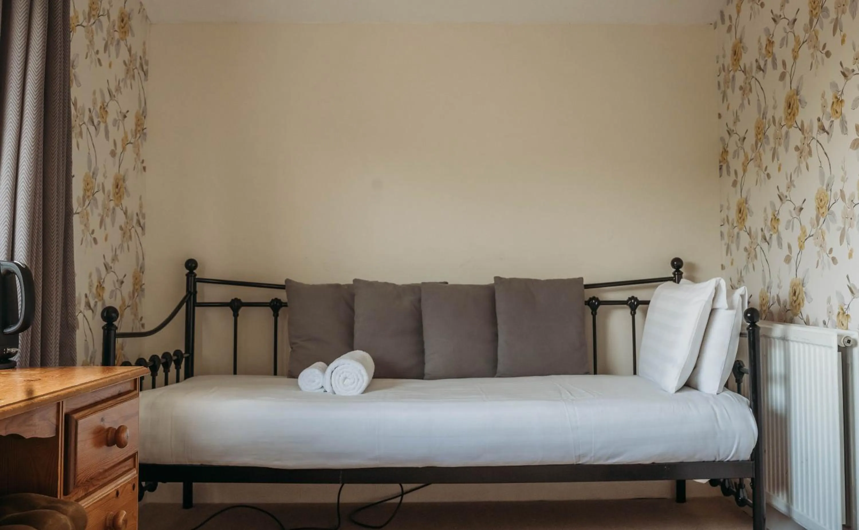 Bed in Three Wells B&B