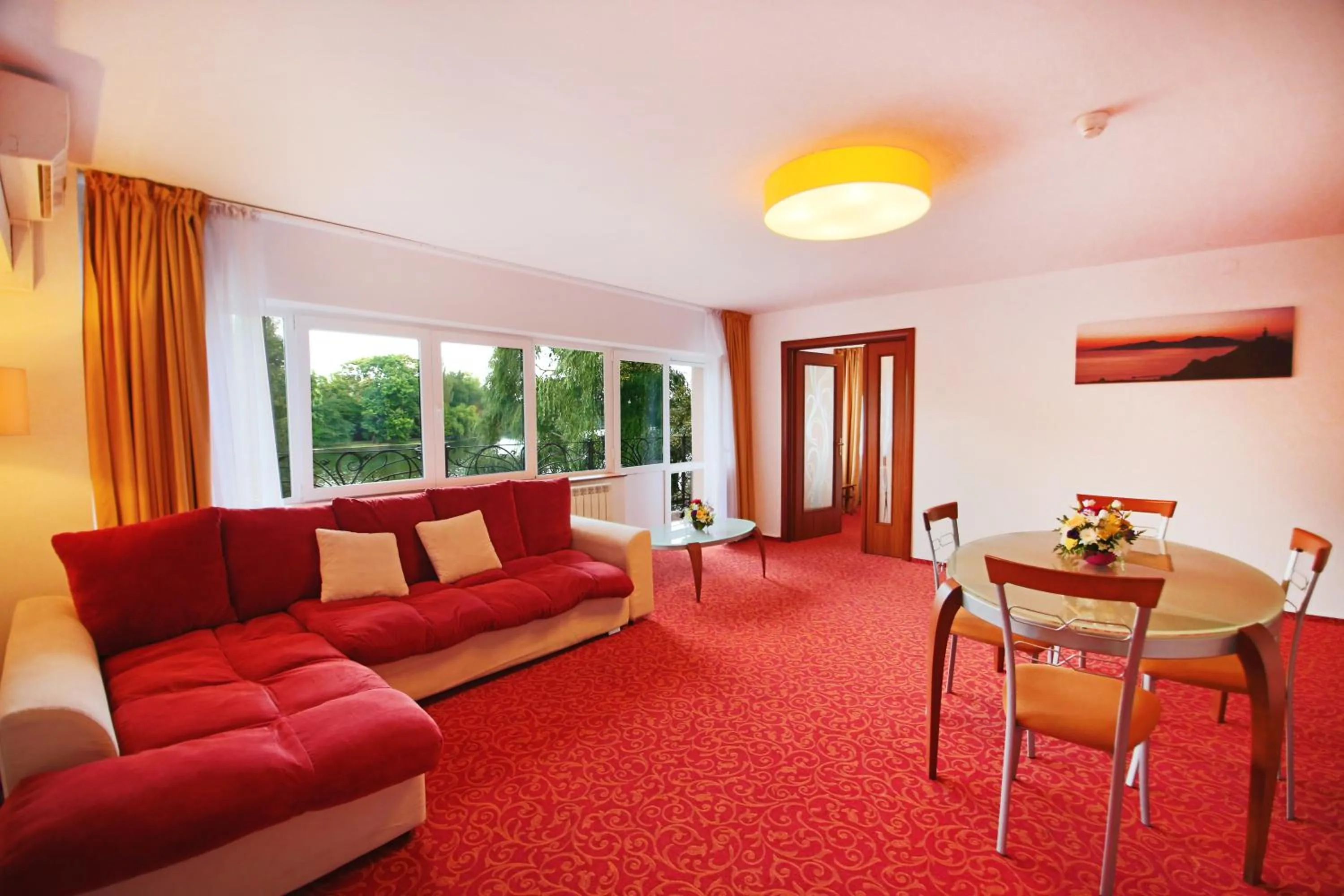 Lake view in Hotel Herastrau