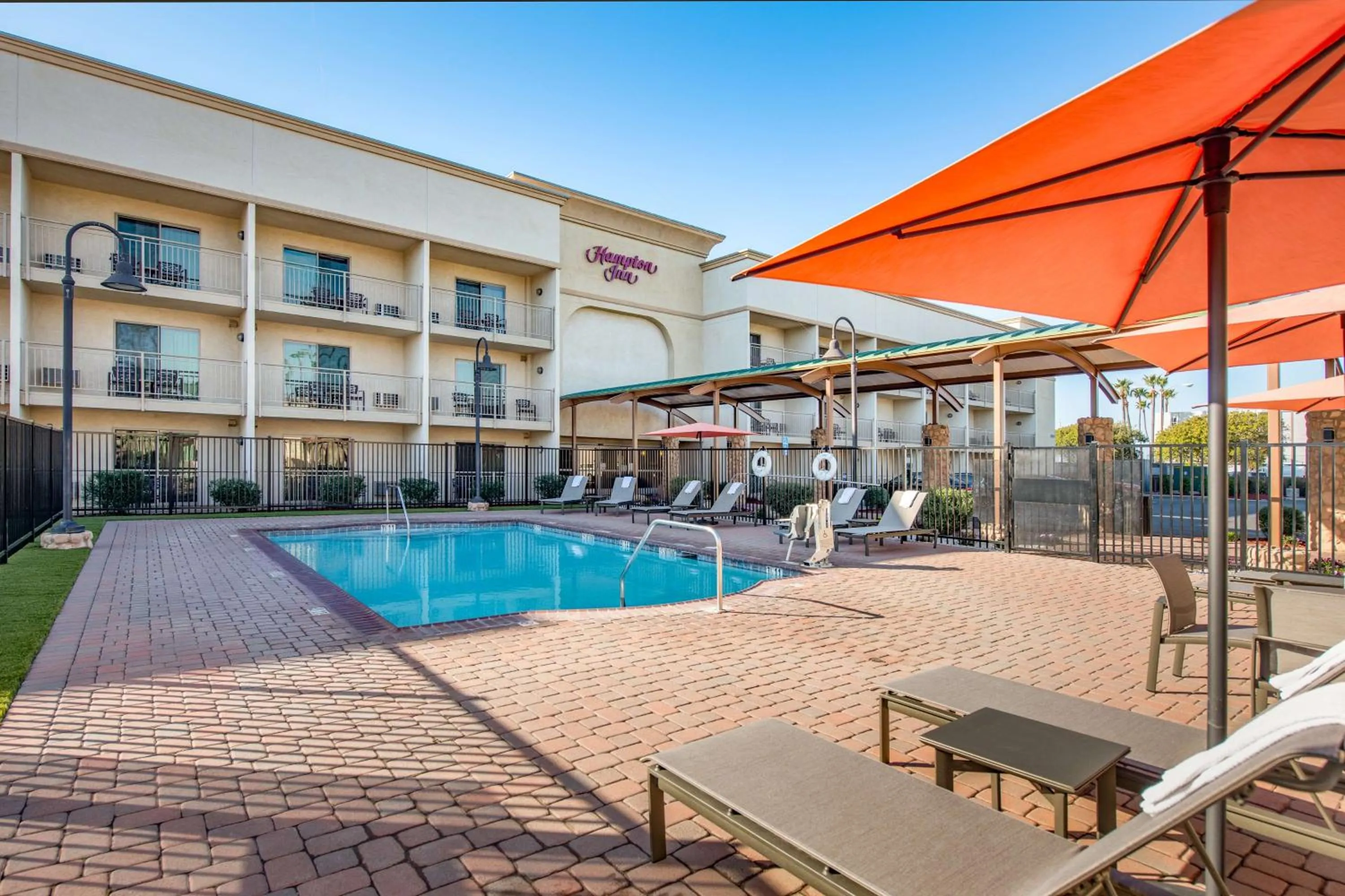 Pool view in Hampton Inn Channel Islands Harbor