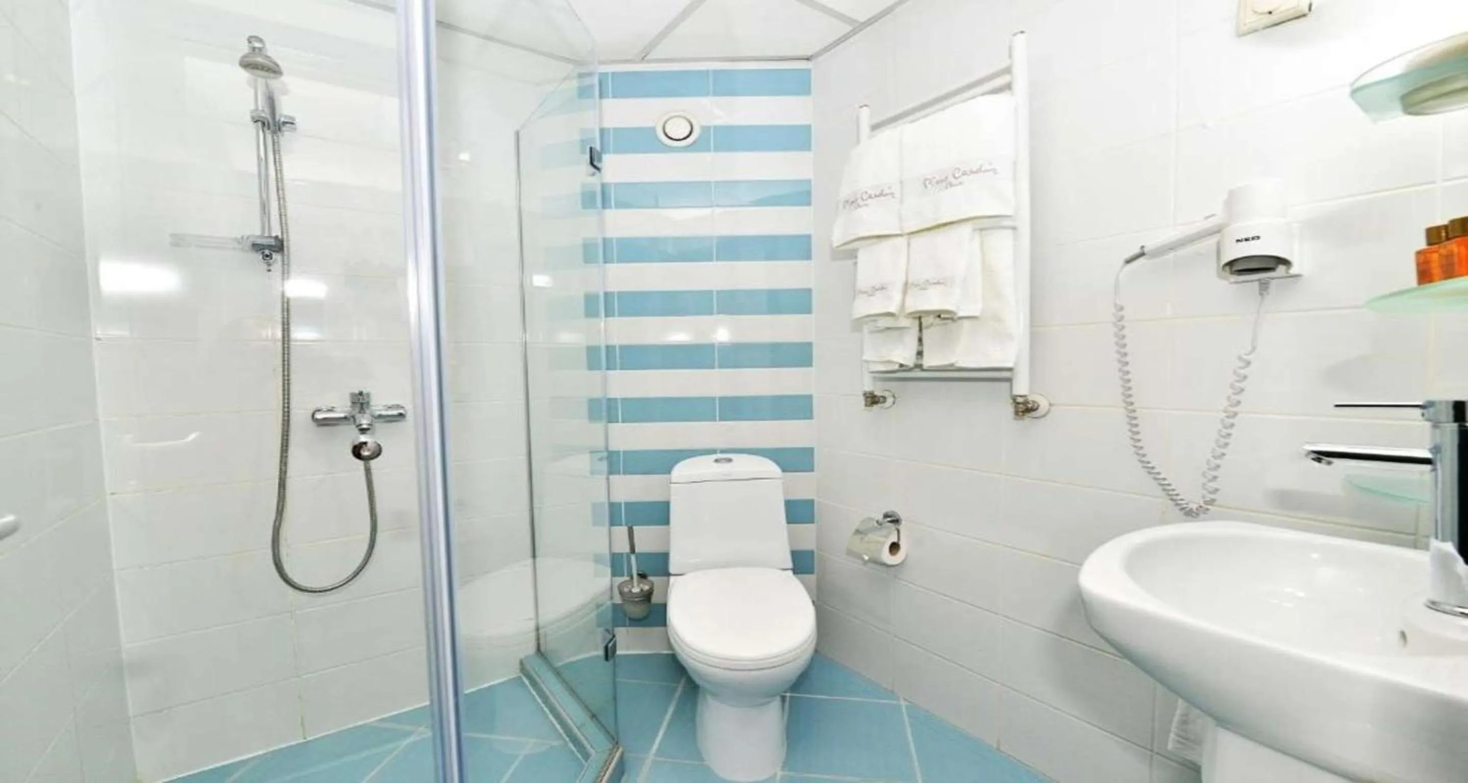 Bathroom in Art Plaza Hotel