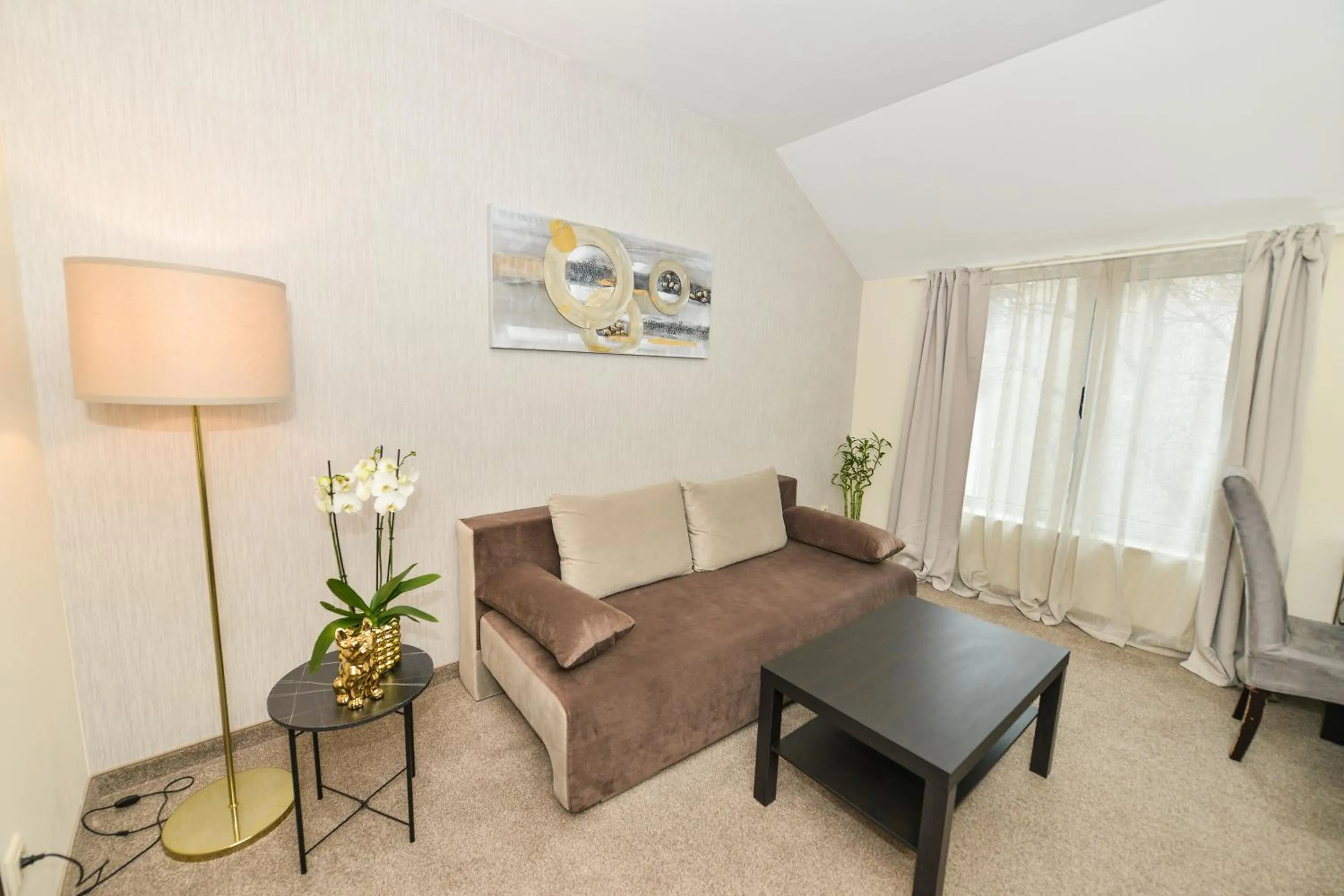 Living room in Art Plaza Hotel