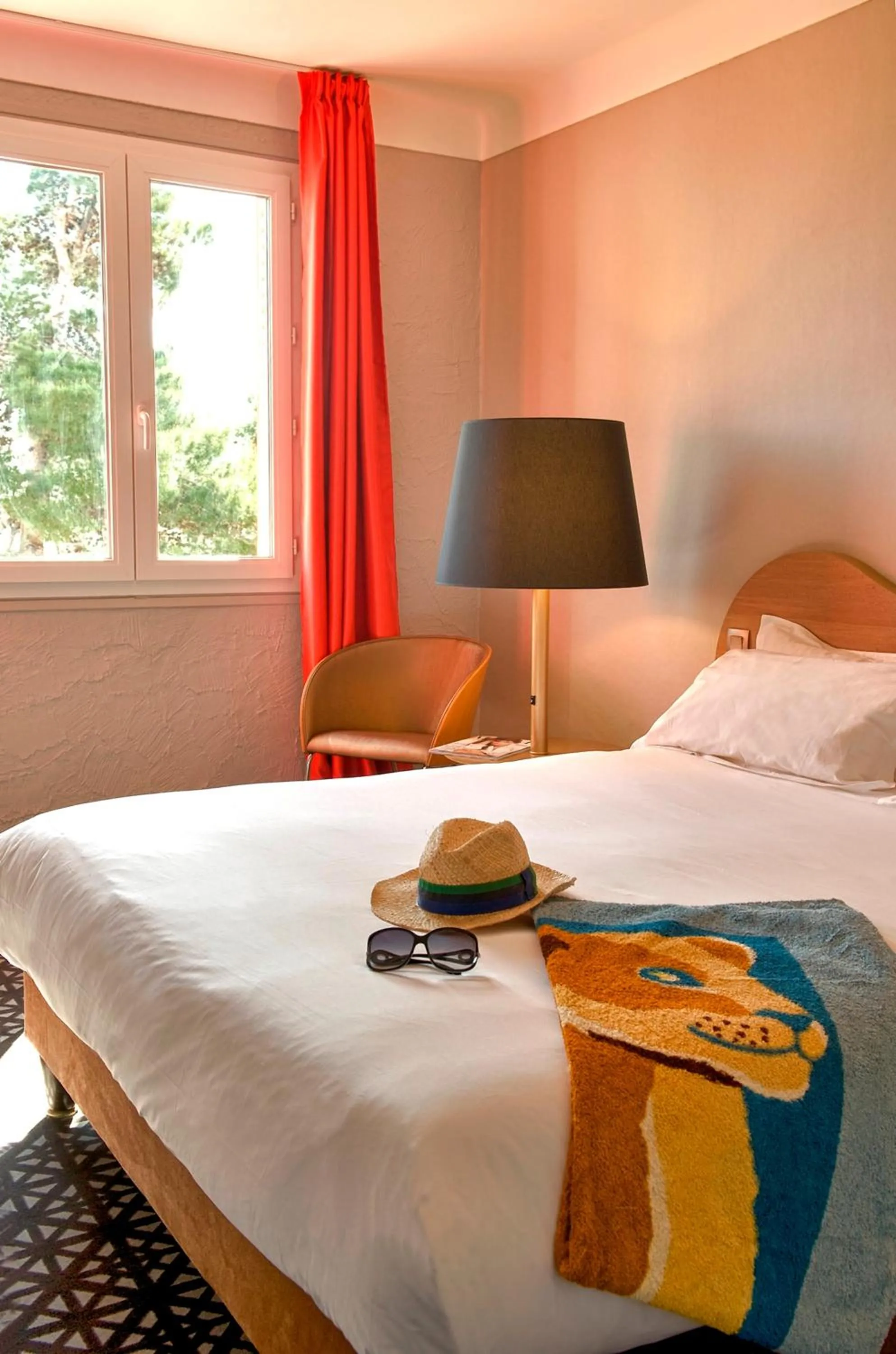 Bedroom, Bed in Hôtel Beau Rivage