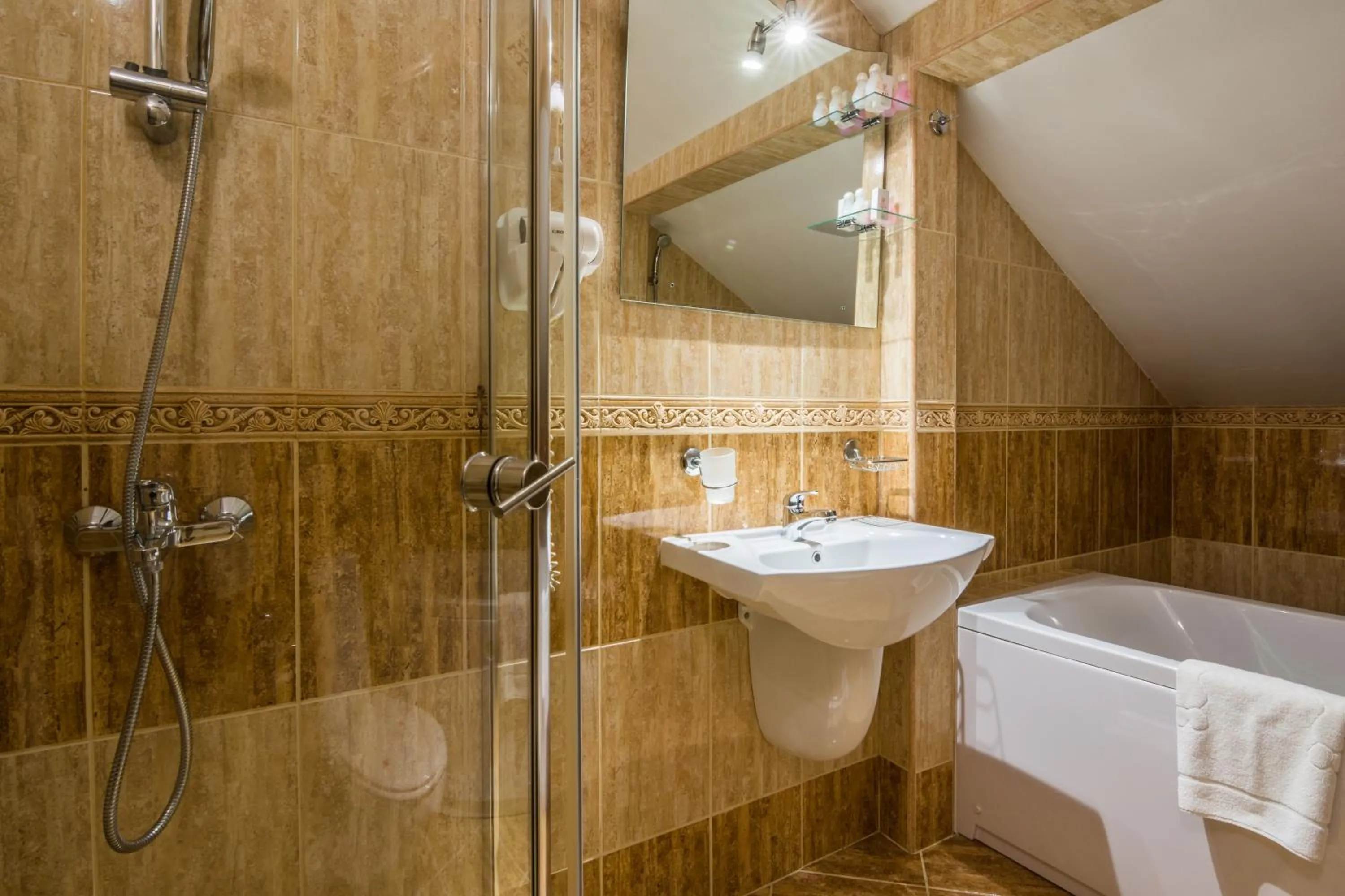 Bathroom in Hotel Aris