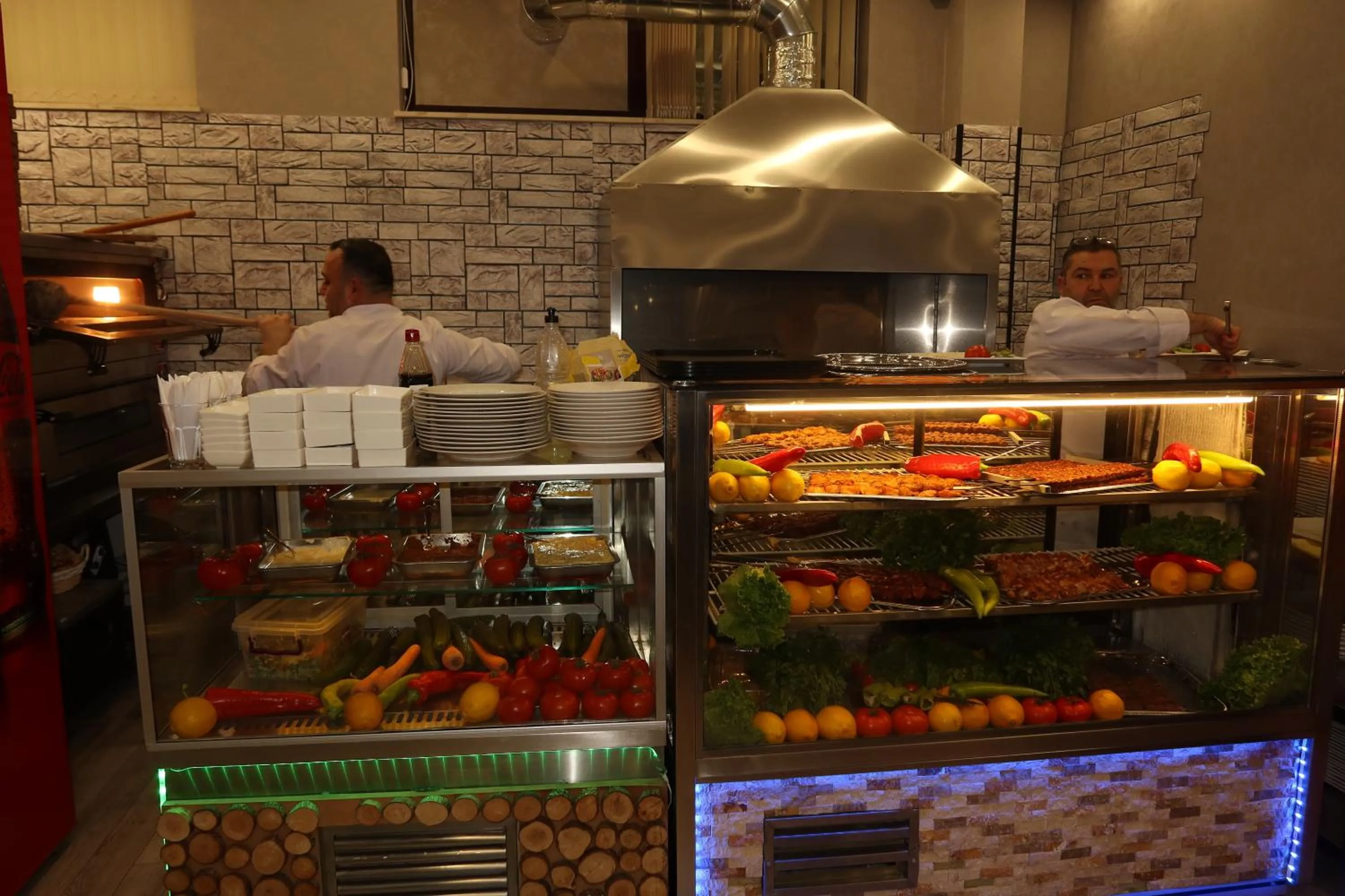 Restaurant/places to eat in Hotel Aris