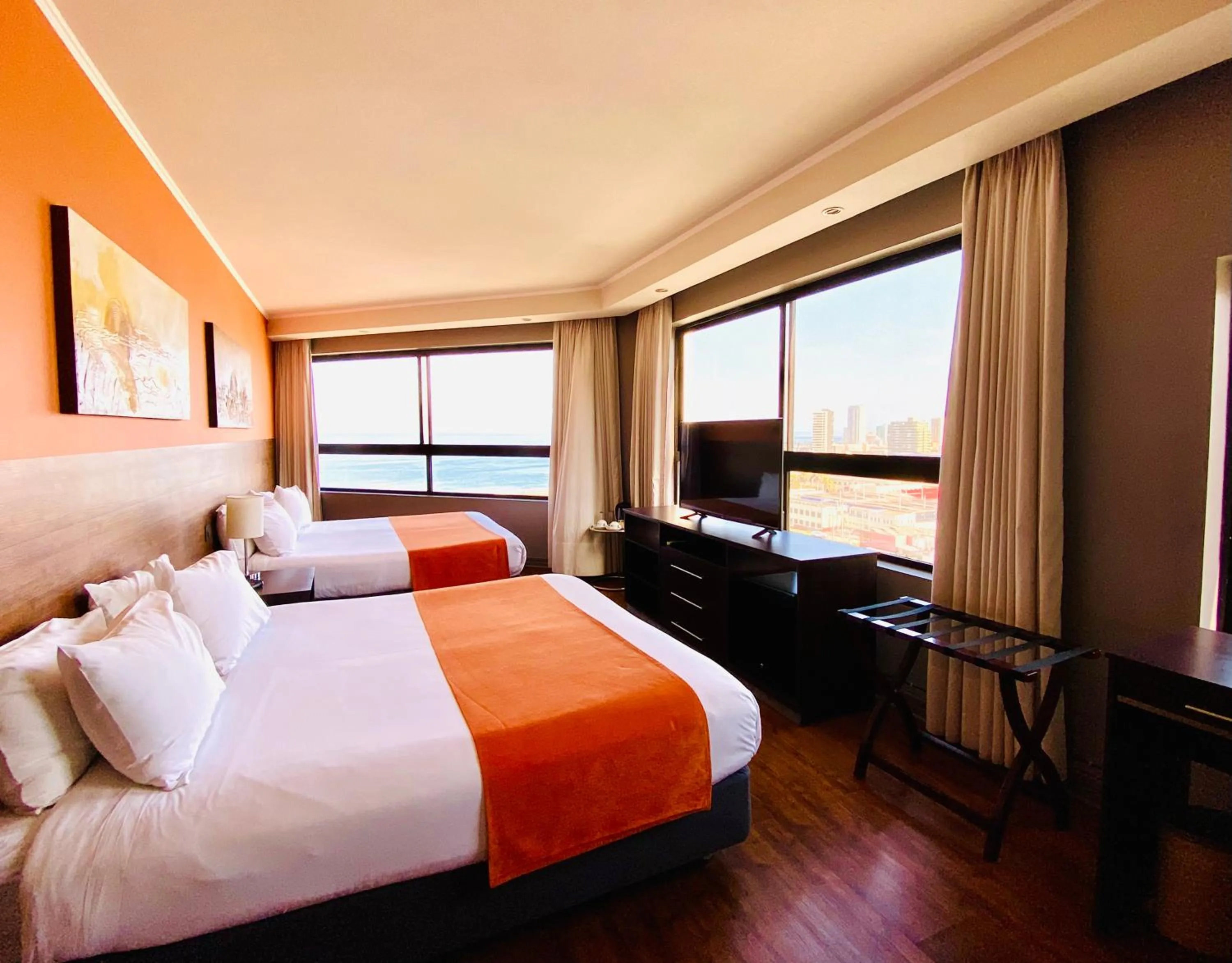 Photo of the whole room, Bed in Gran Cavancha Suite