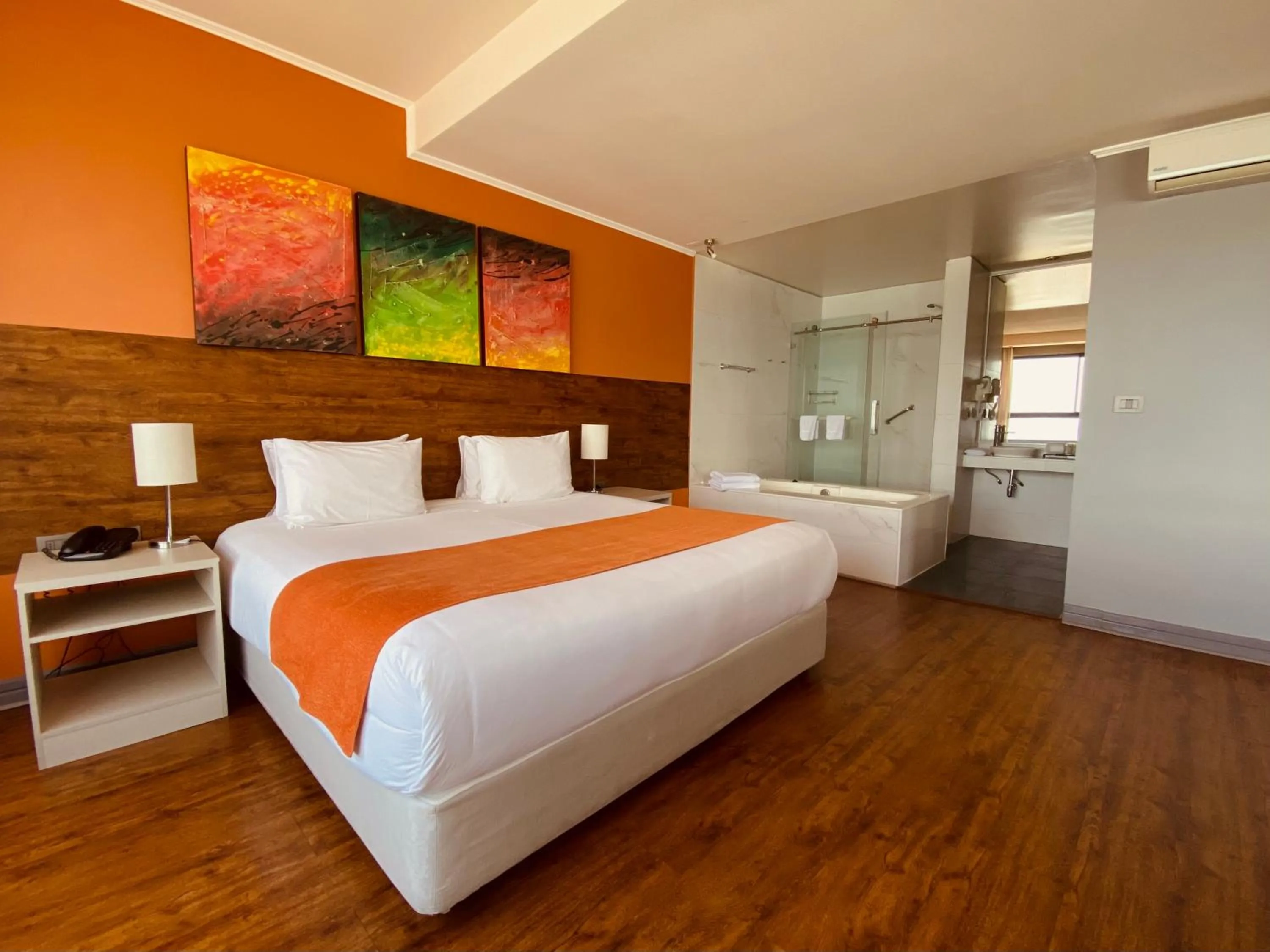 Photo of the whole room, Bed in Gran Cavancha Suite