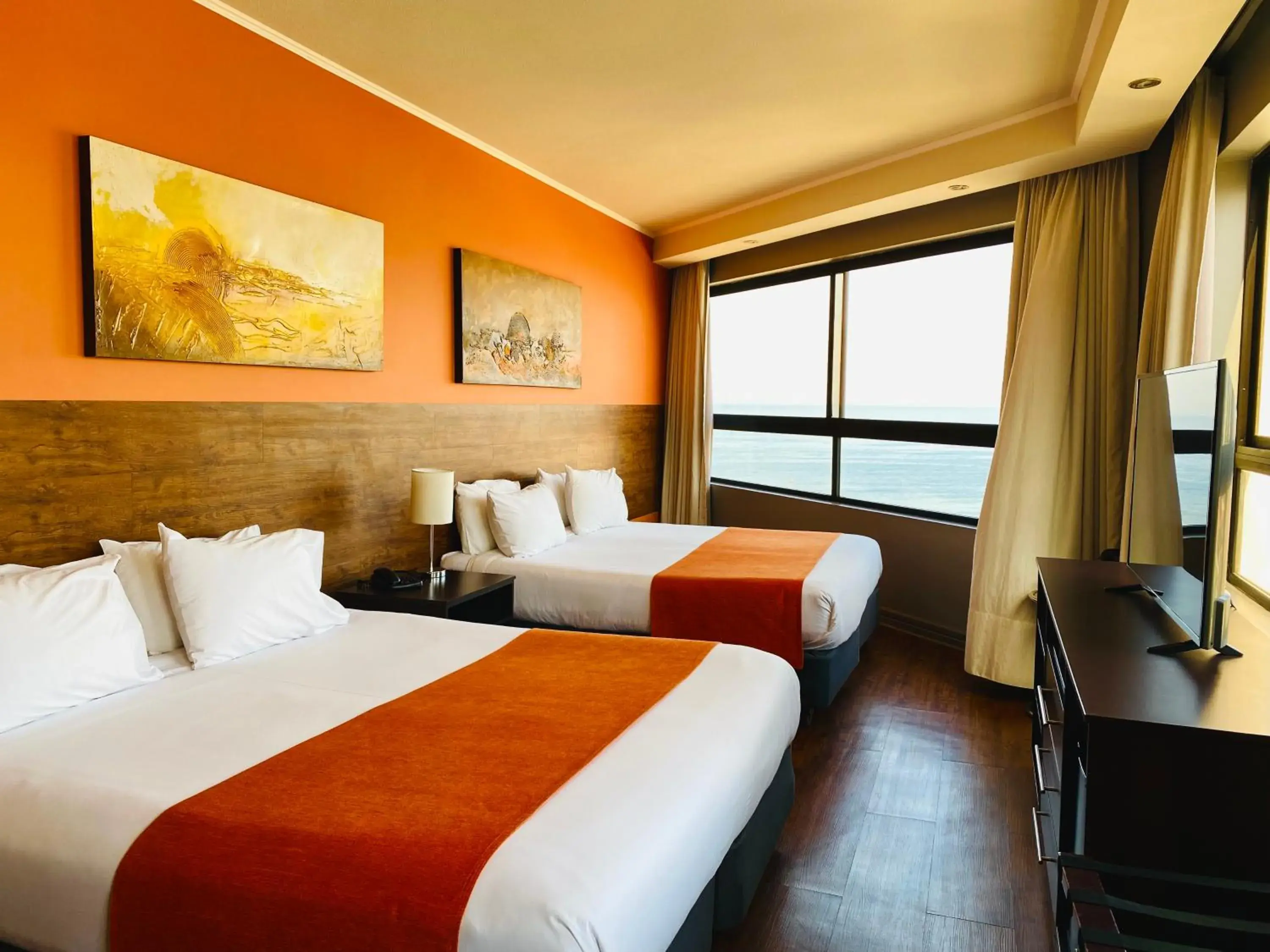 Superior Queen Room with Two Queen Beds Sea View in Gran Cavancha Suite Superior Queen Room with Two Queen Beds Sea View in Gran Cavancha Suite