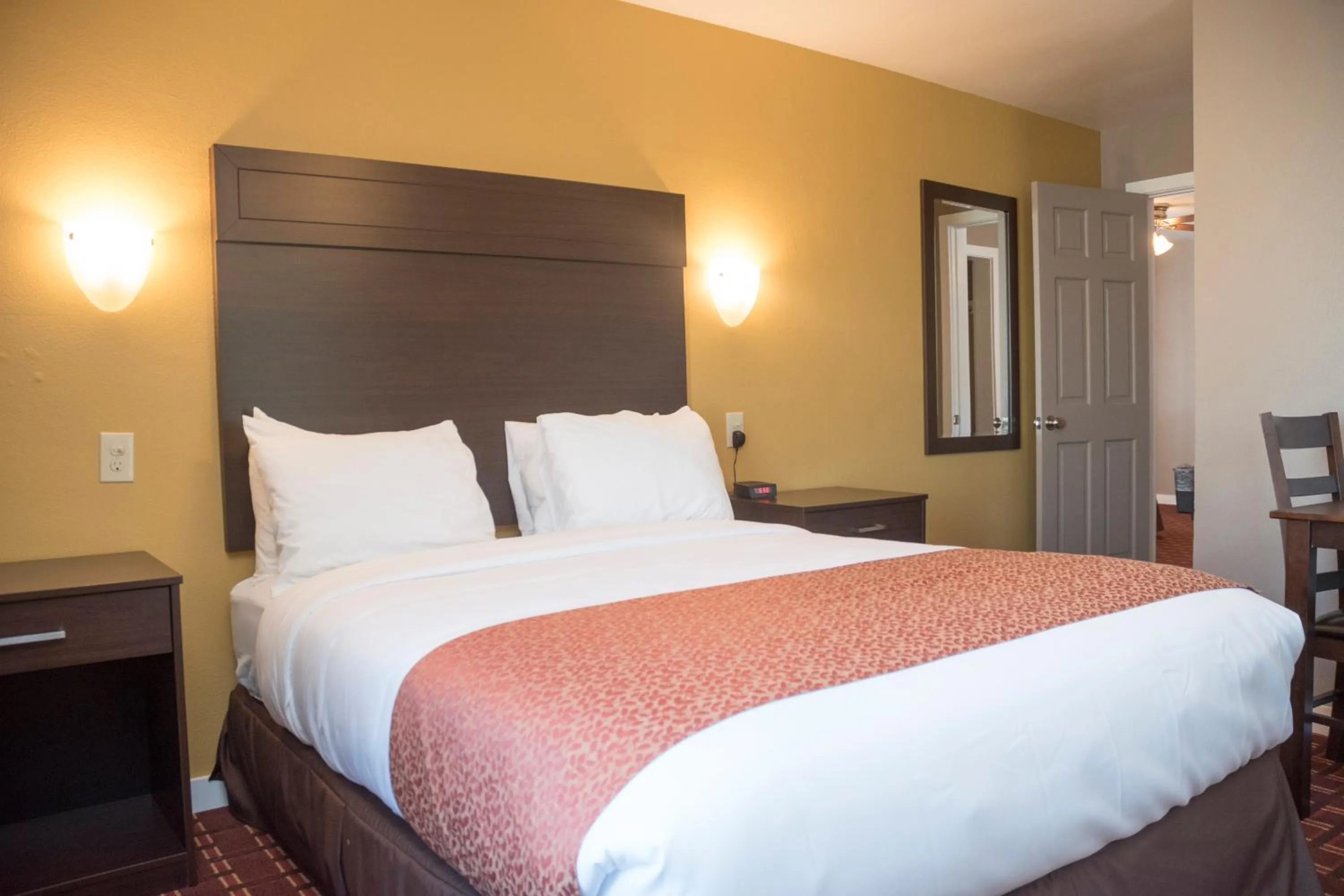 Bed in Capitol Hill Motel