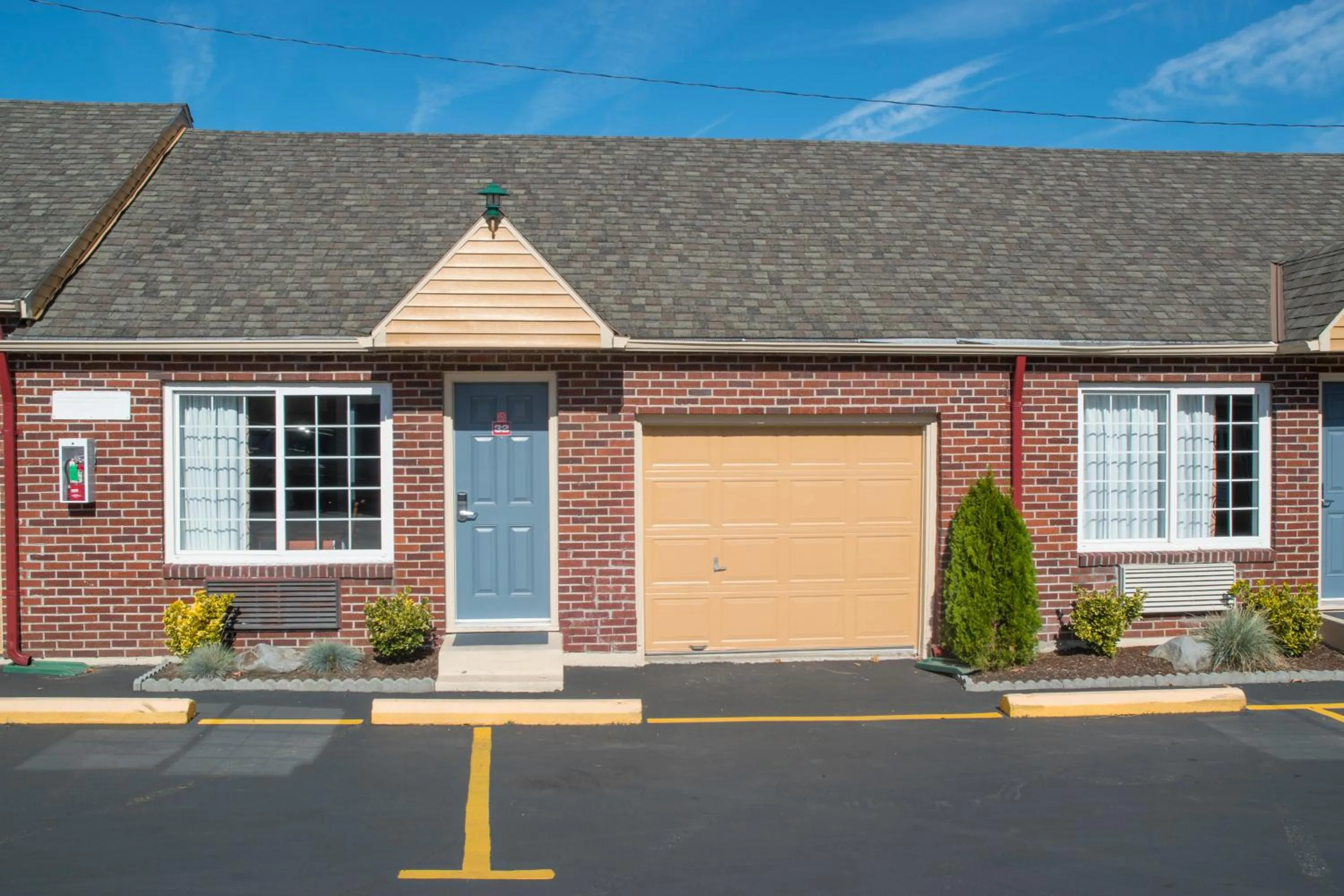 Property building in Capitol Hill Motel
