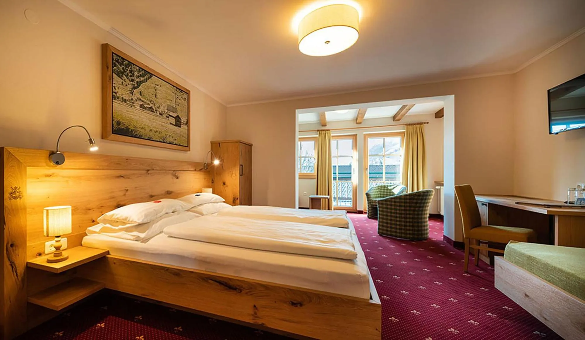 Photo of the whole room, Bed in Hotel Senningerbräu