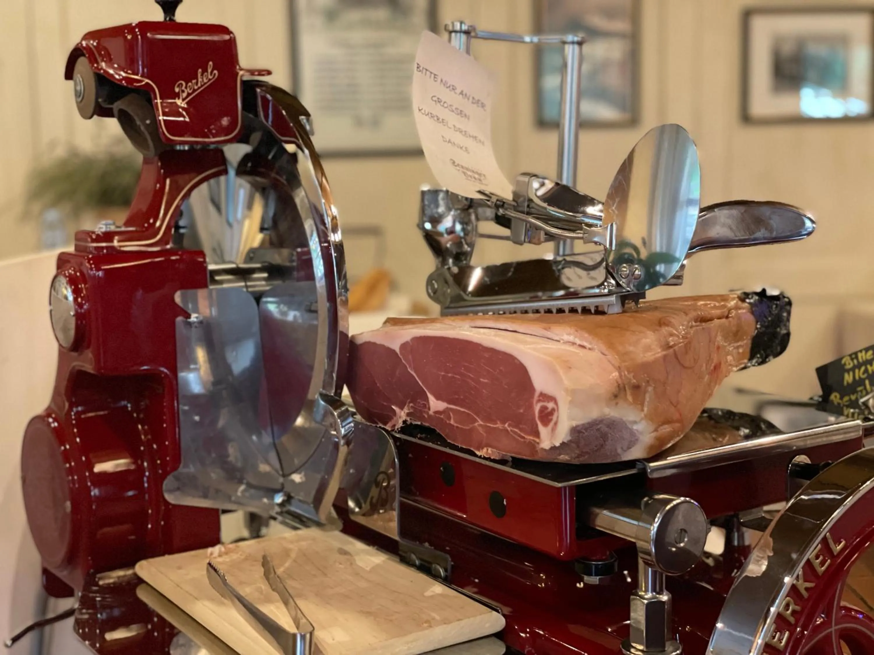 Restaurant/places to eat in Hotel Senningerbräu