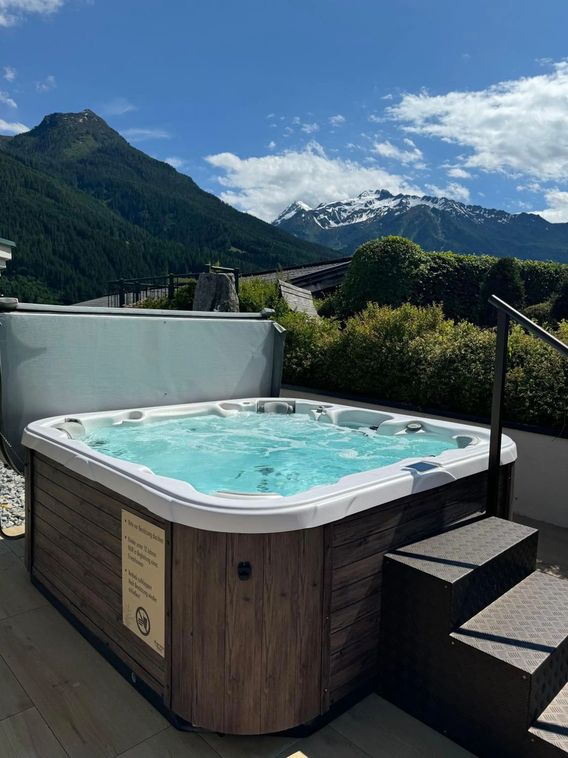 Hot Tub in Hotel Senningerbräu