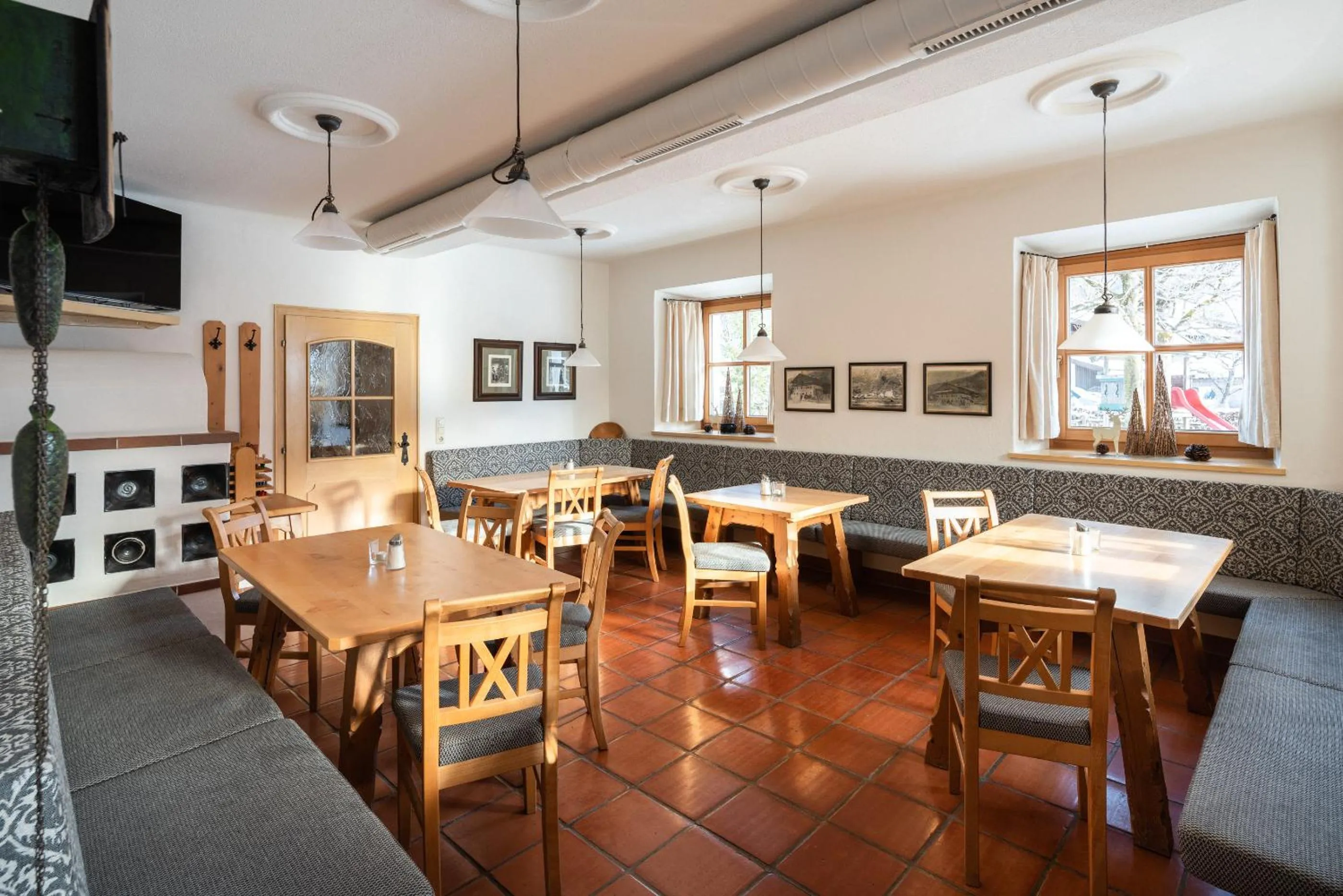 Restaurant/places to eat in Hotel Senningerbräu