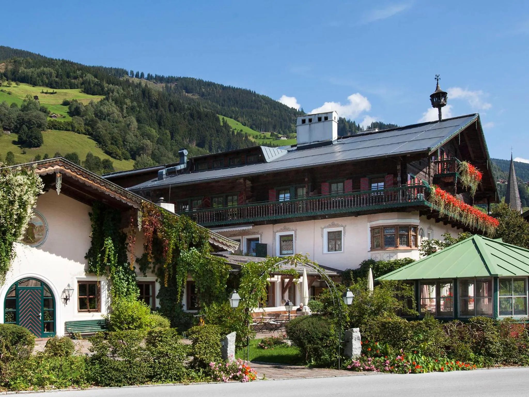 Facade/entrance in Hotel Senningerbräu