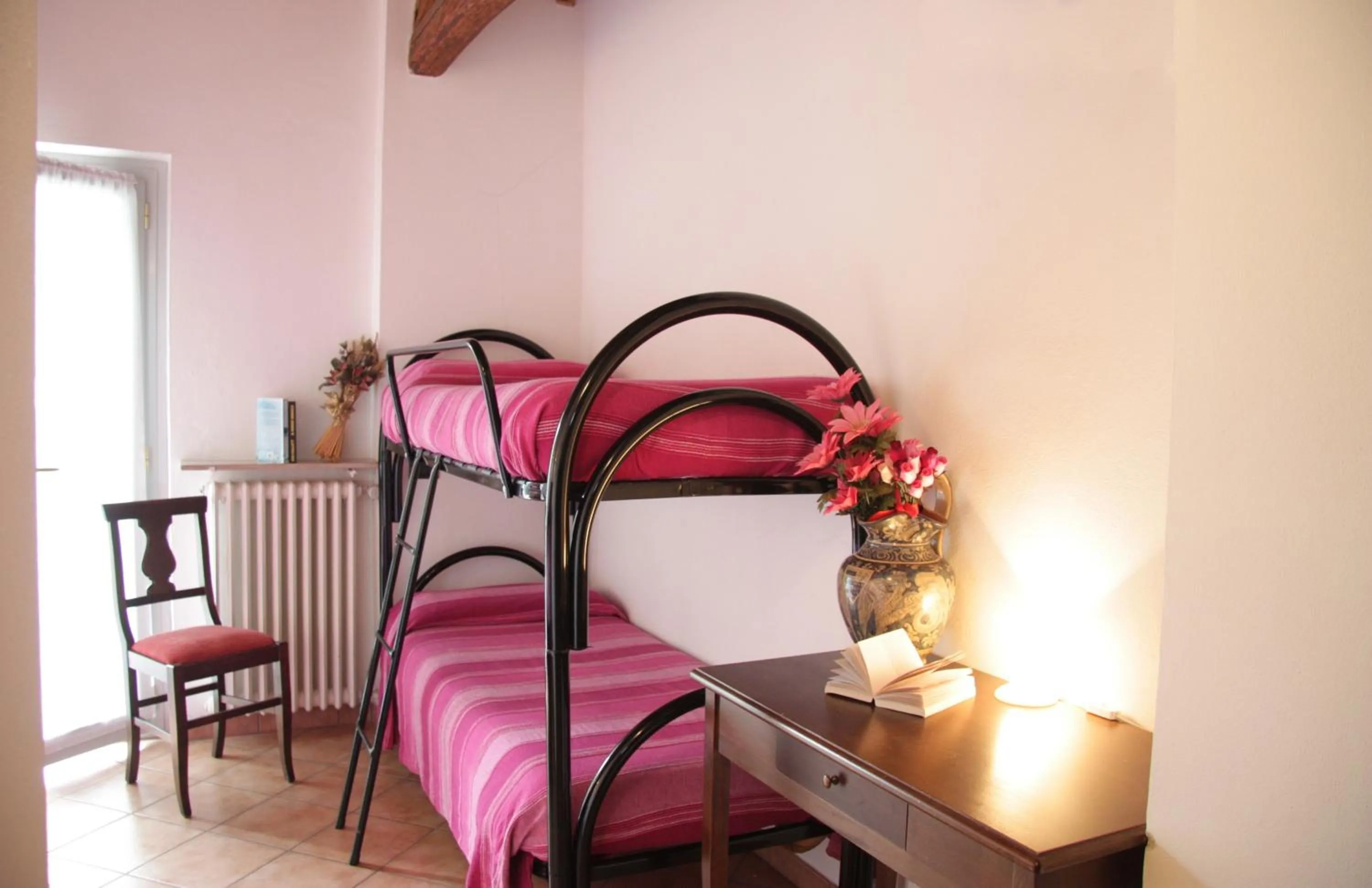 Bed in Hotel La Locanda