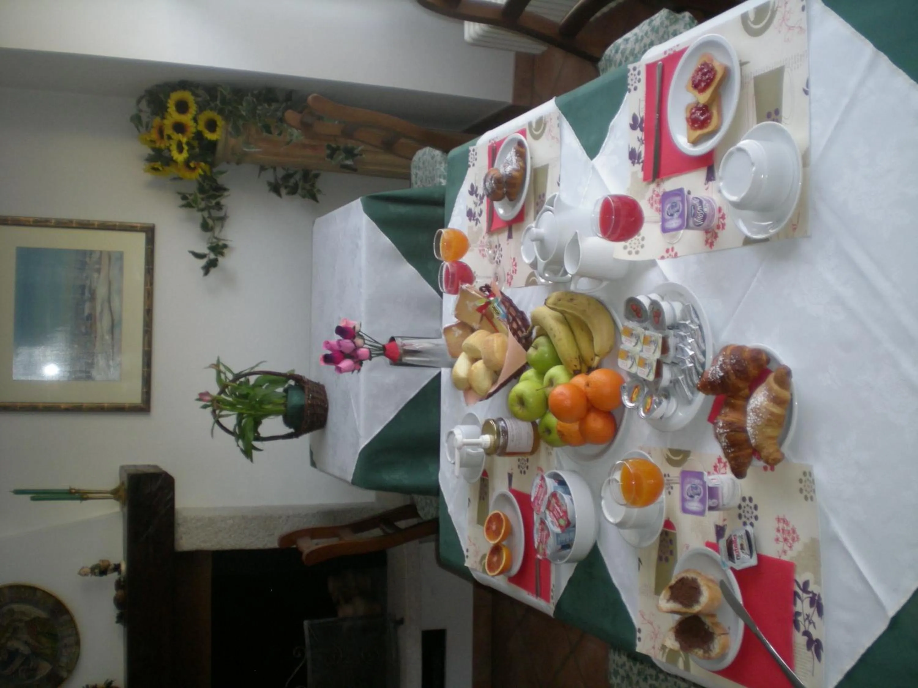 Italian breakfast in Hotel La Locanda