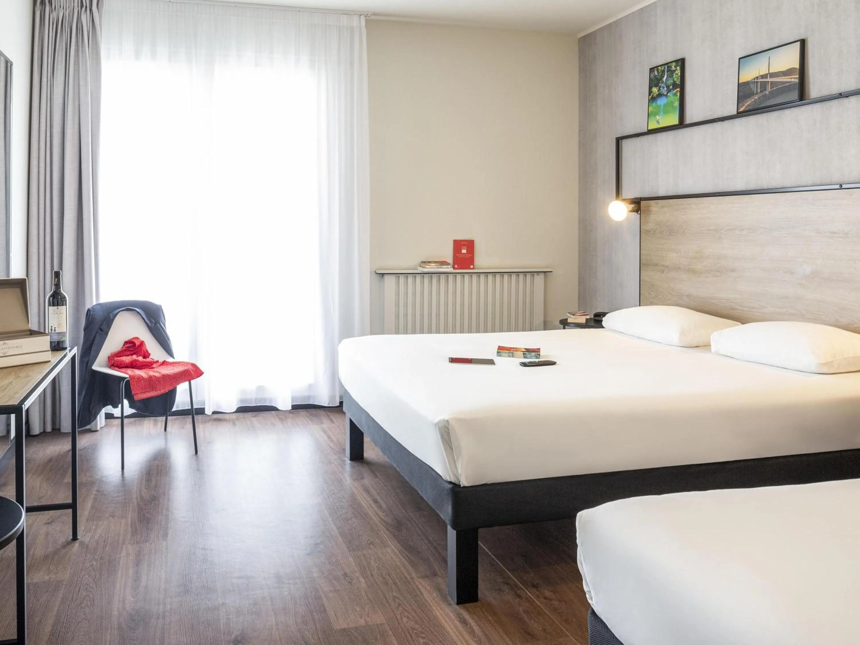 Bedroom, Bed in Ibis Centre Millau