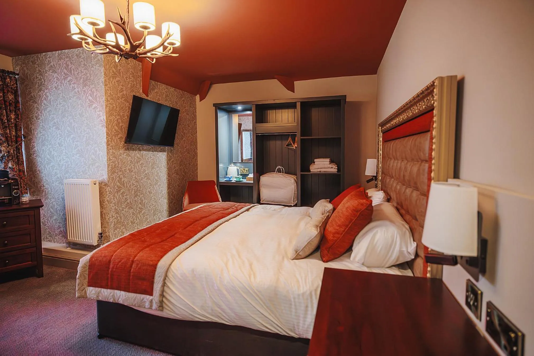 Bed in The Dukeries Lodge, Edwinstowe, Nottinghamshire