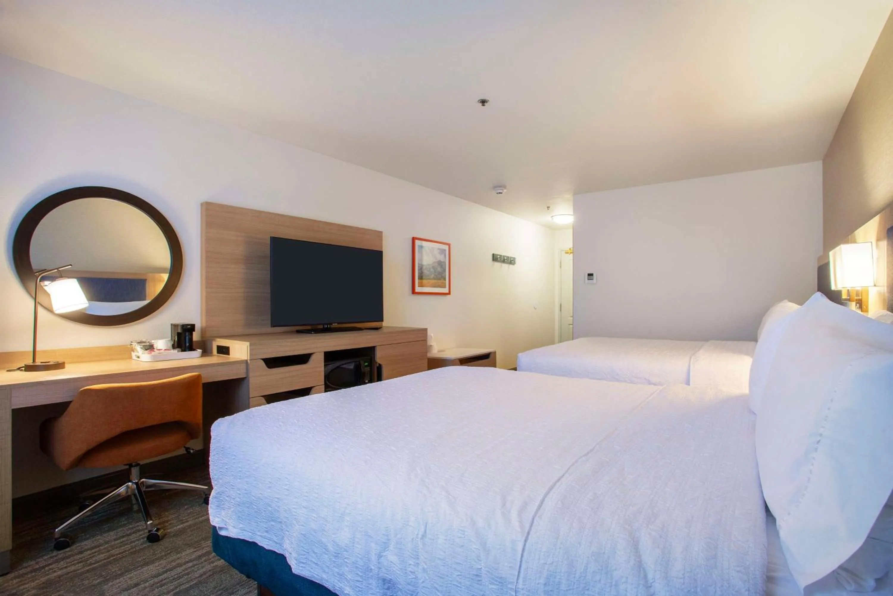 Bed in Hampton Inn & Suites Mountain Home