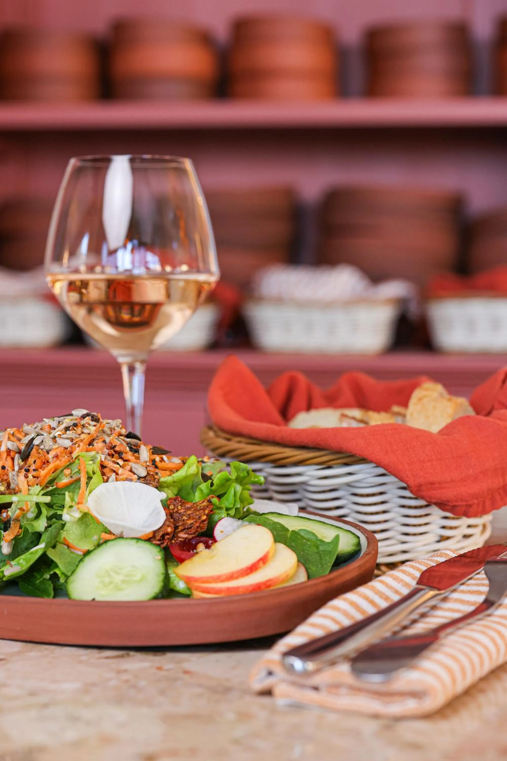 Restaurant/places to eat in Le Saint Erasme, Hotel Eco Friendly