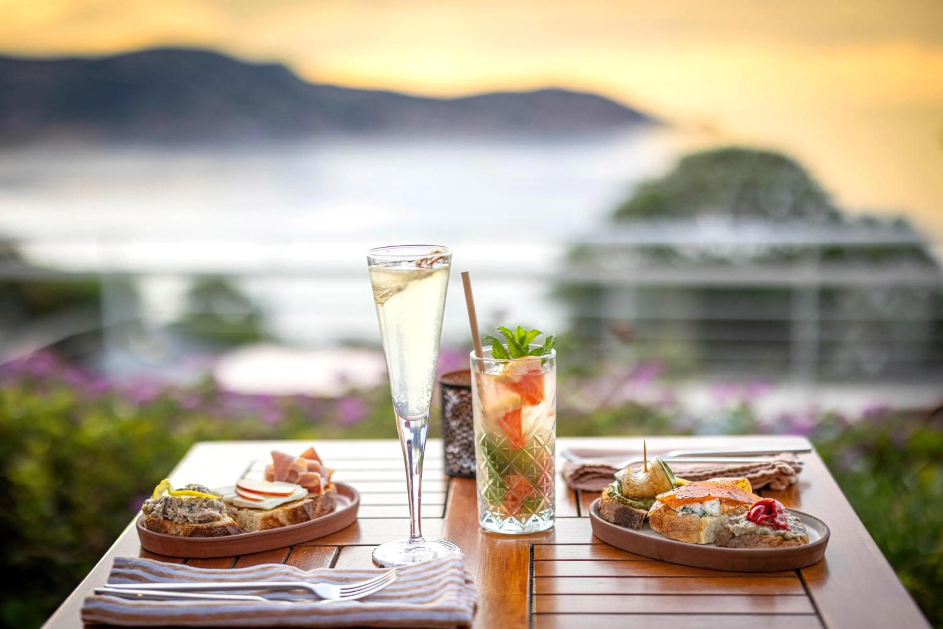 Lounge or bar in Le Saint Erasme, Hotel Eco Friendly