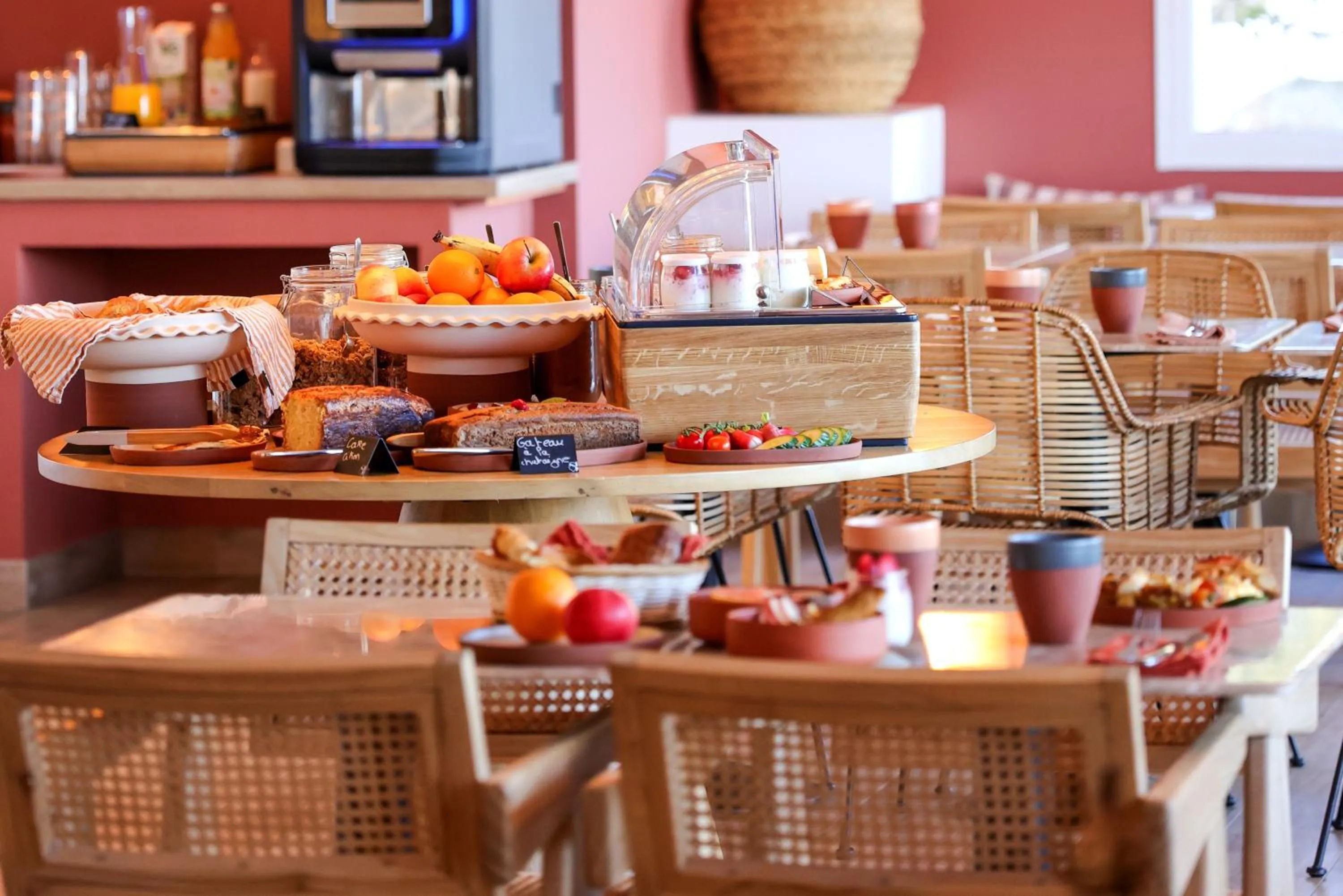 Breakfast in Le Saint Erasme, Hotel Eco Friendly
