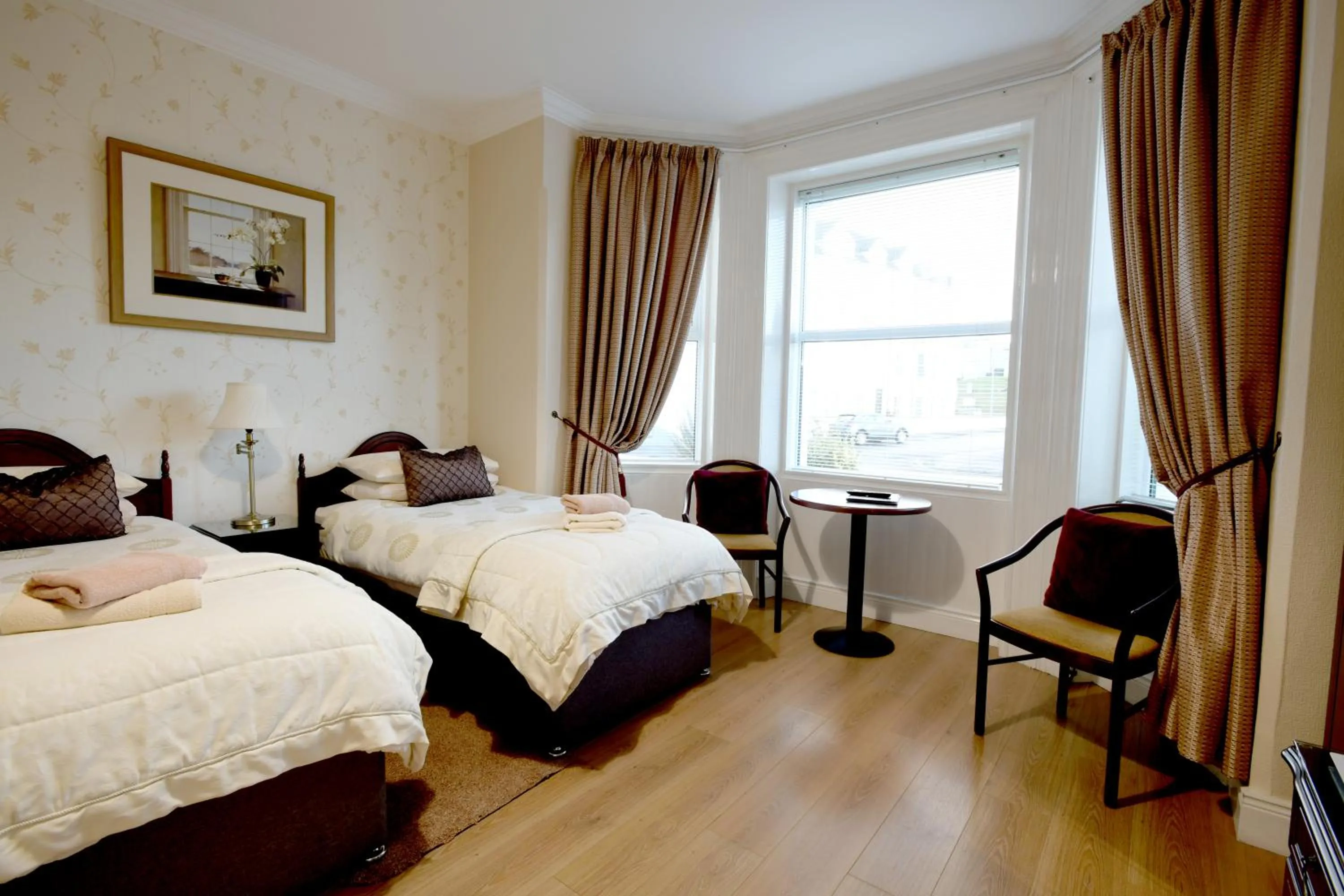 Bedroom, Bed in Cul-Erg House & Kitchen