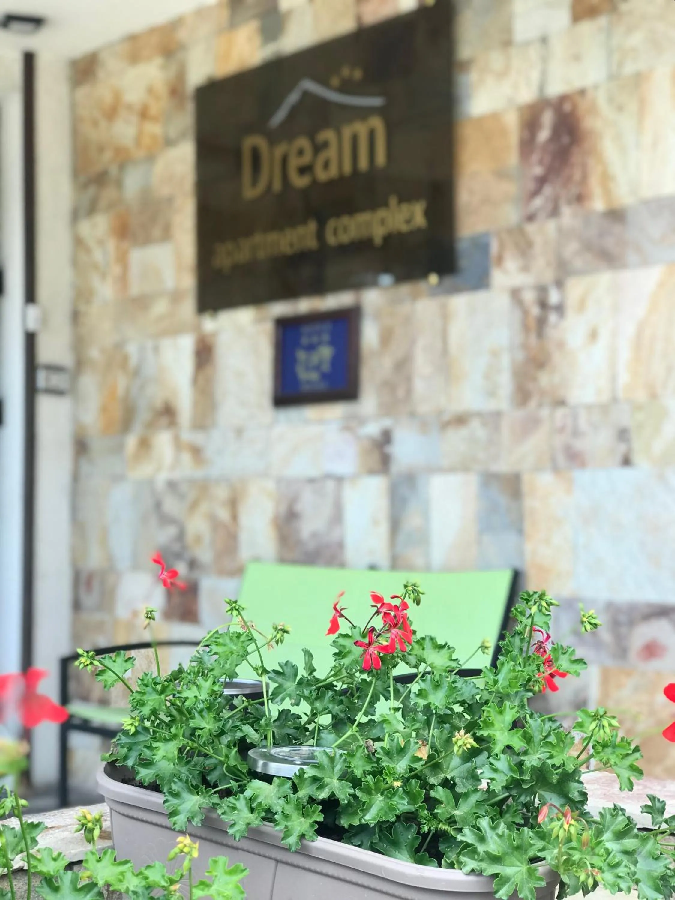 Facade/entrance in Apart Hotel Dream