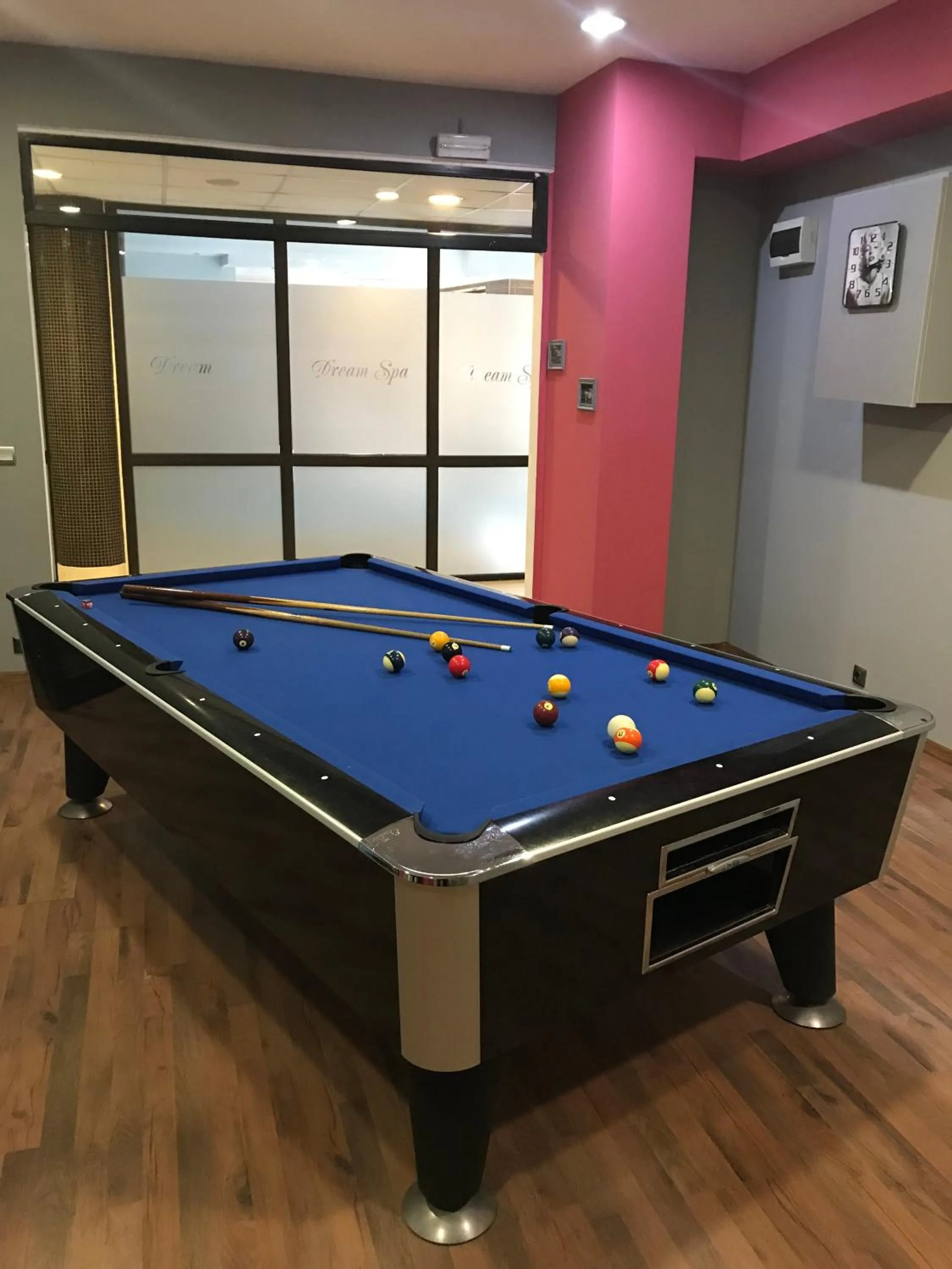 Billiard in Apart Hotel Dream