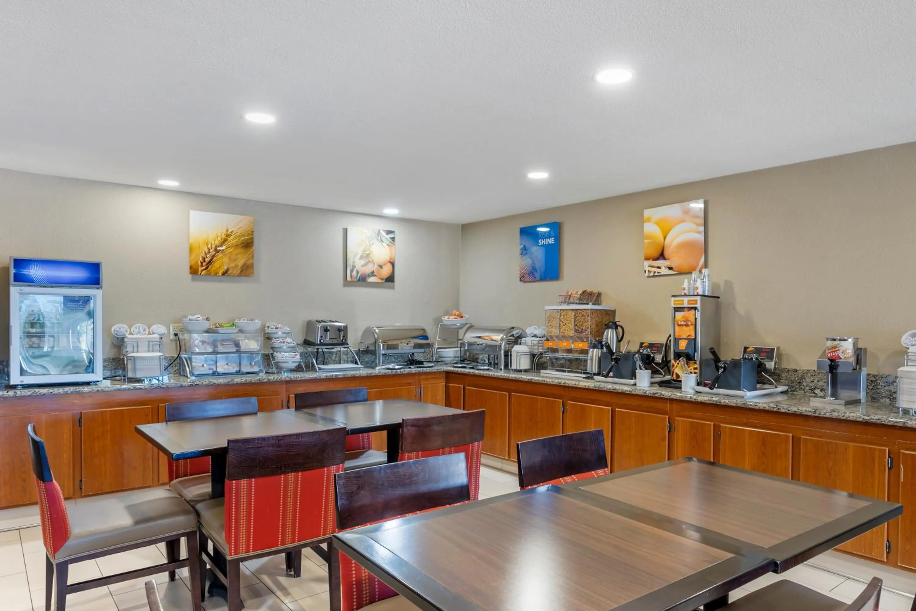 Coffee/tea facilities in Comfort Inn & Suites Rocklin - Roseville