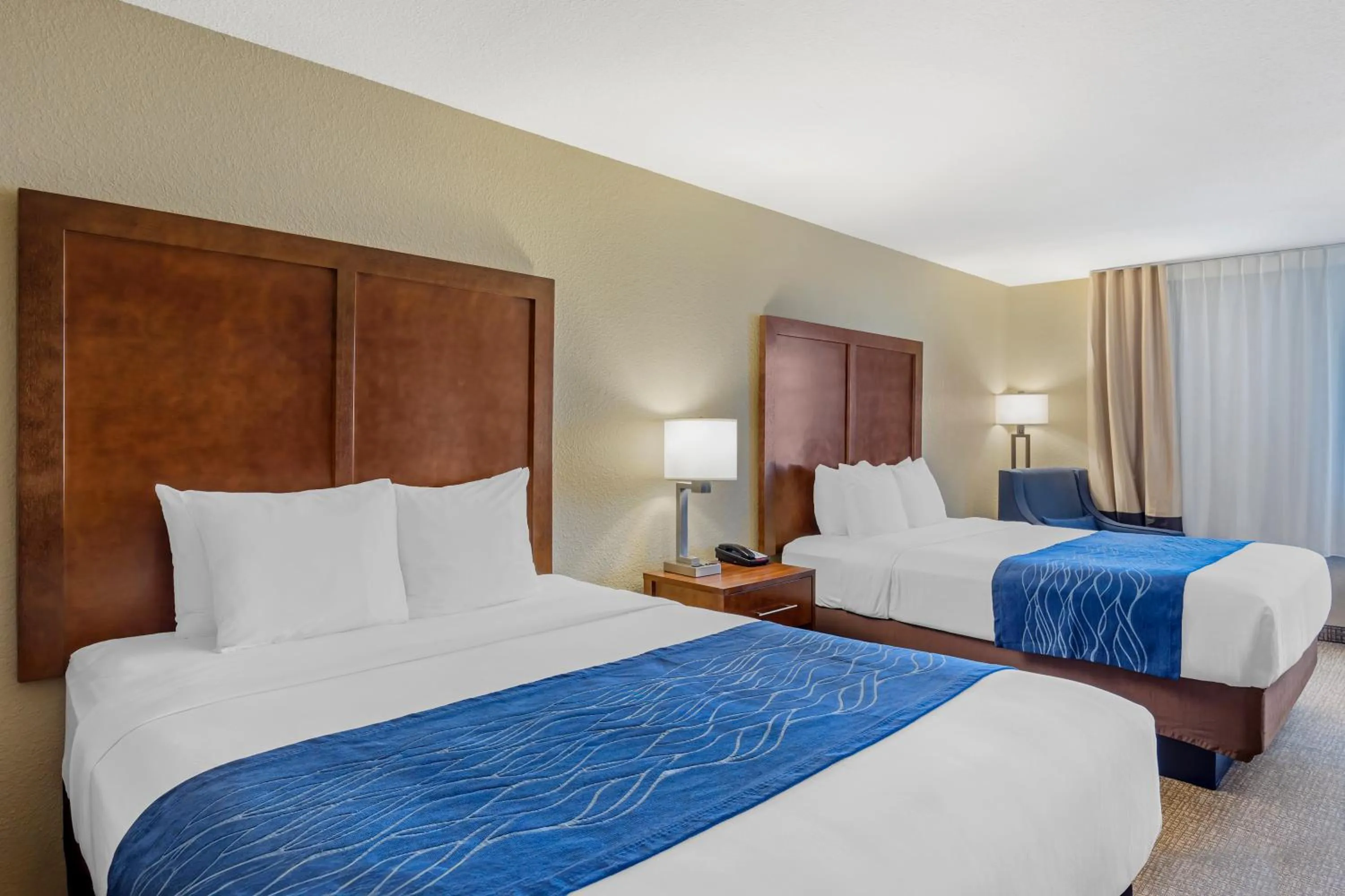 Bed in Comfort Inn & Suites Rocklin - Roseville