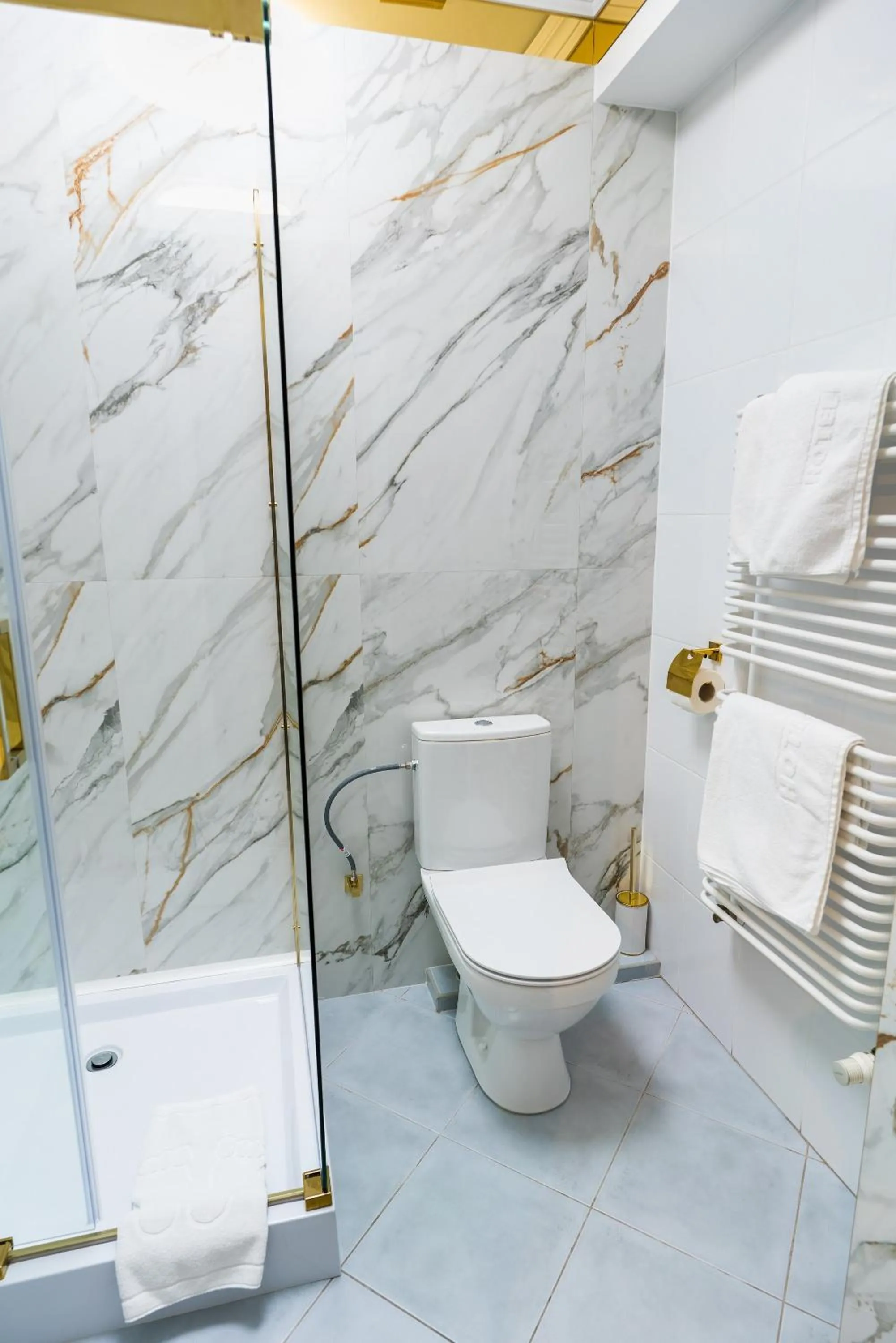 Bathroom in GLAMOUR - Restaurant & SPA