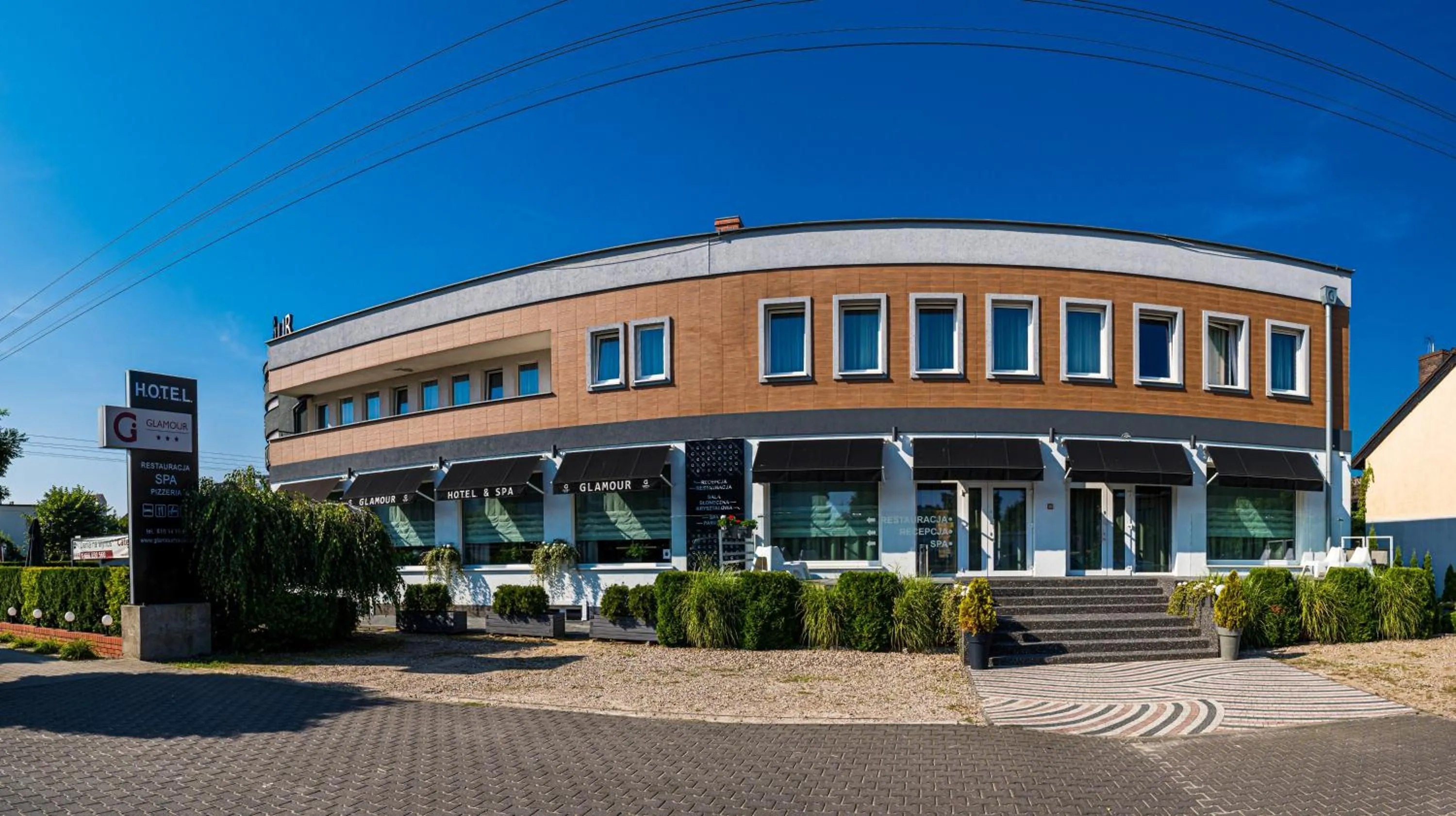 Property building in GLAMOUR - Restaurant & SPA