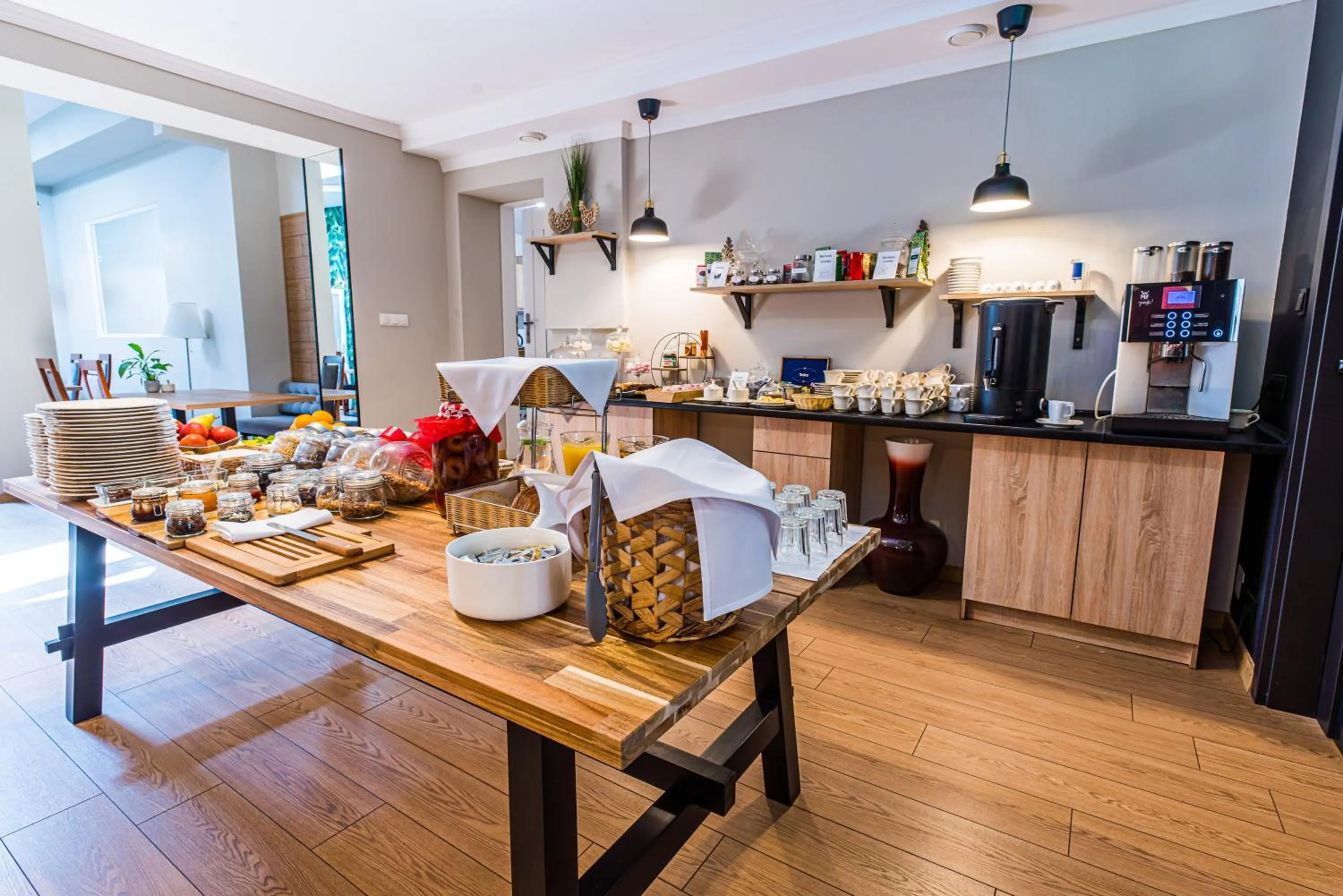 Food and drinks in GLAMOUR - Restaurant & SPA