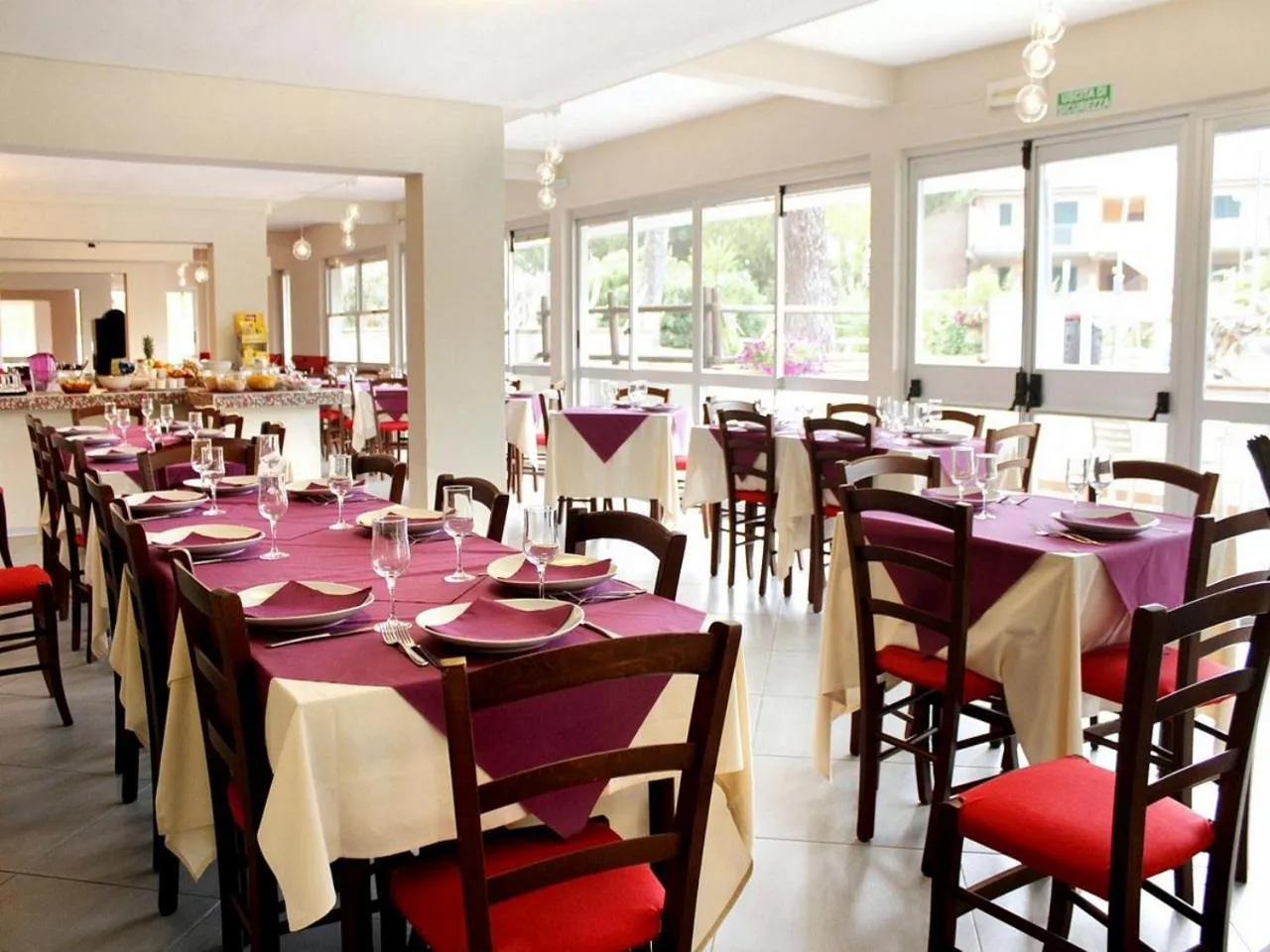 Restaurant/places to eat in PFA Hotel La Darsena - Follonica