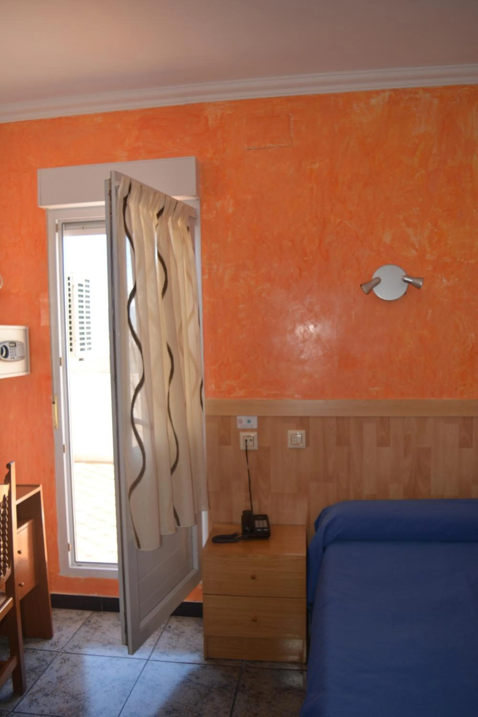 Bedroom, Bed in Hostal Manolete